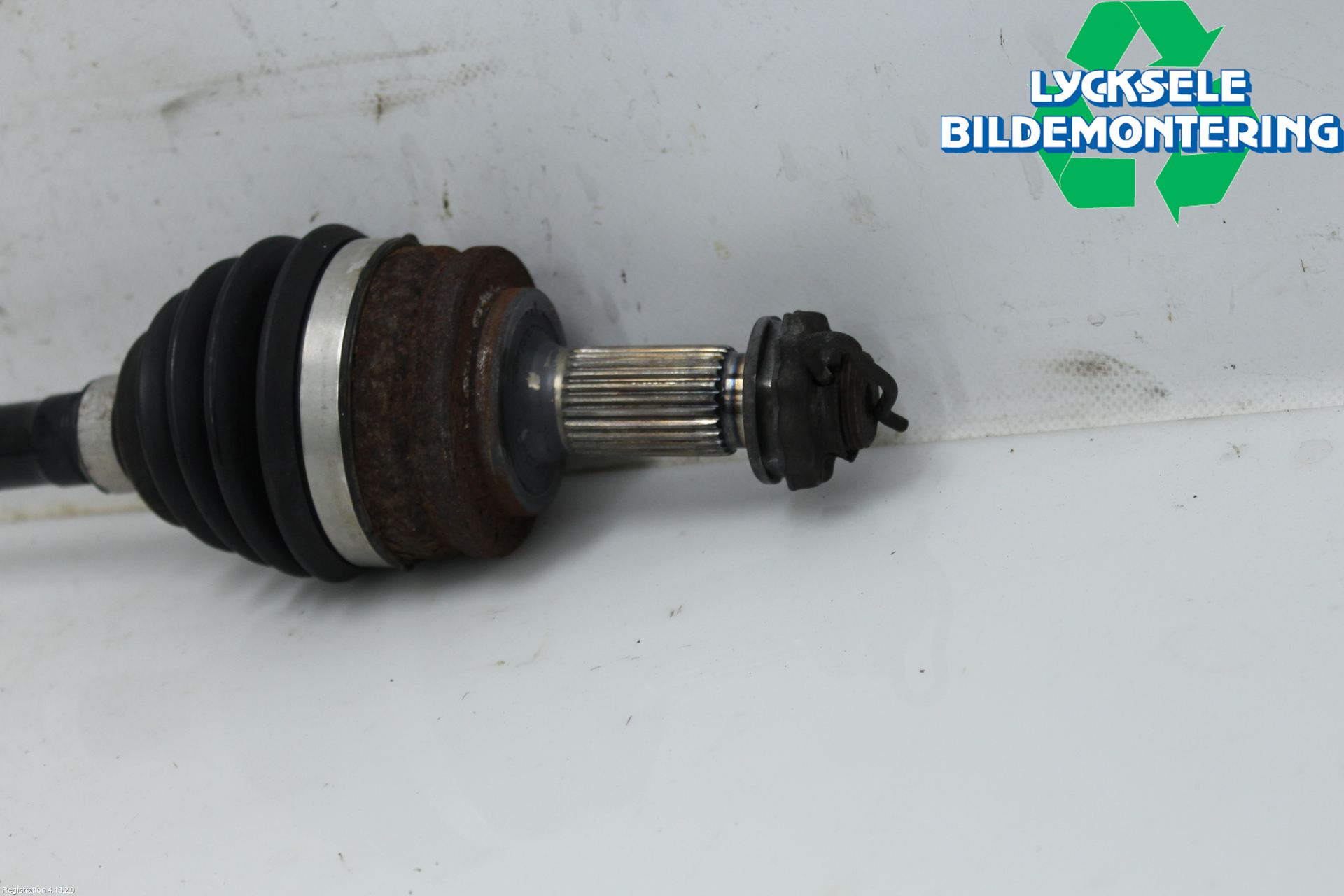 Peugeot 2008/E-2008 20- Drivaxel Fram Vänster