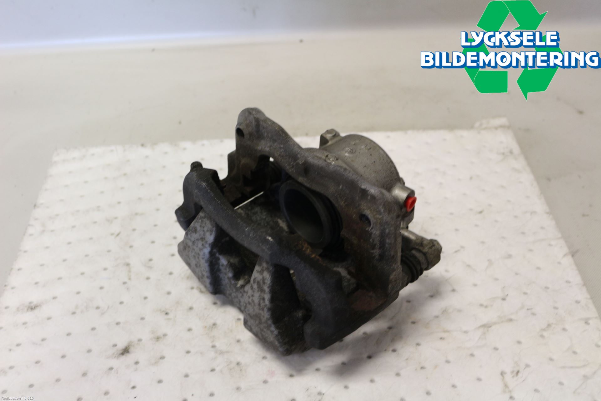 BMW 5 G30/G31/F90 17-23 Bromsok Fram Vänster