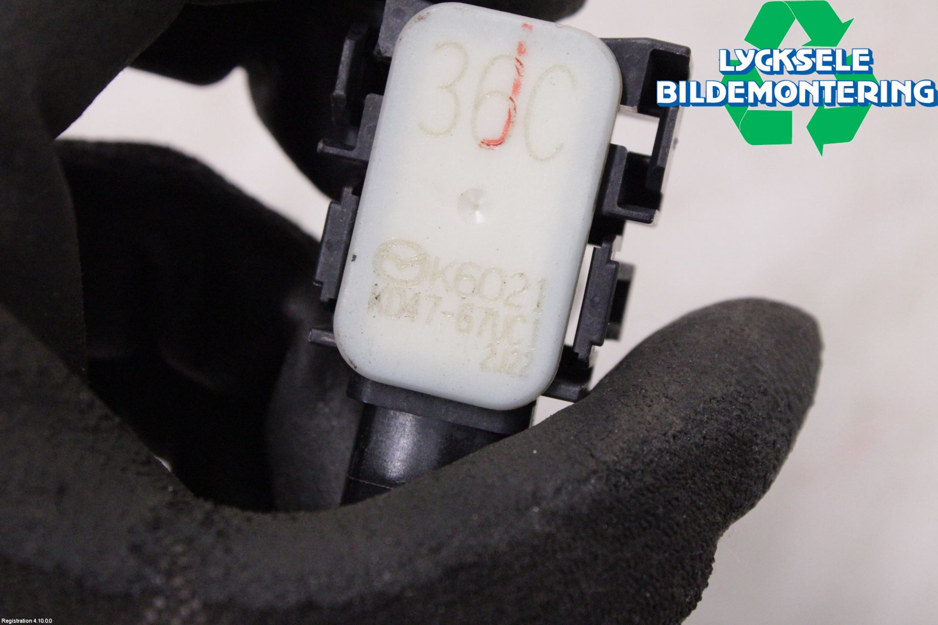 Mazda CX-5 12-17 Parkeringshjälp Frontsensor