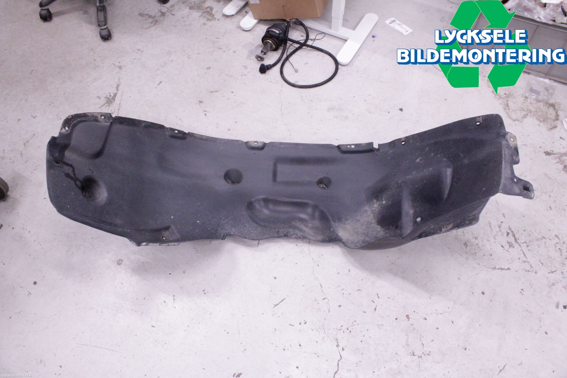 Volkswagen VW AMAROK 2H 10-22 Skärm Inner