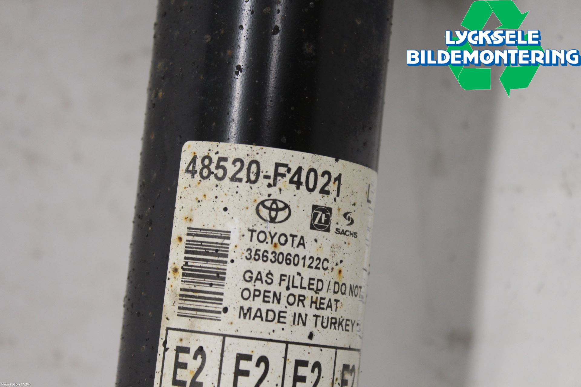 Toyota C-HR 16-23 Fjäderben Fram Vänster