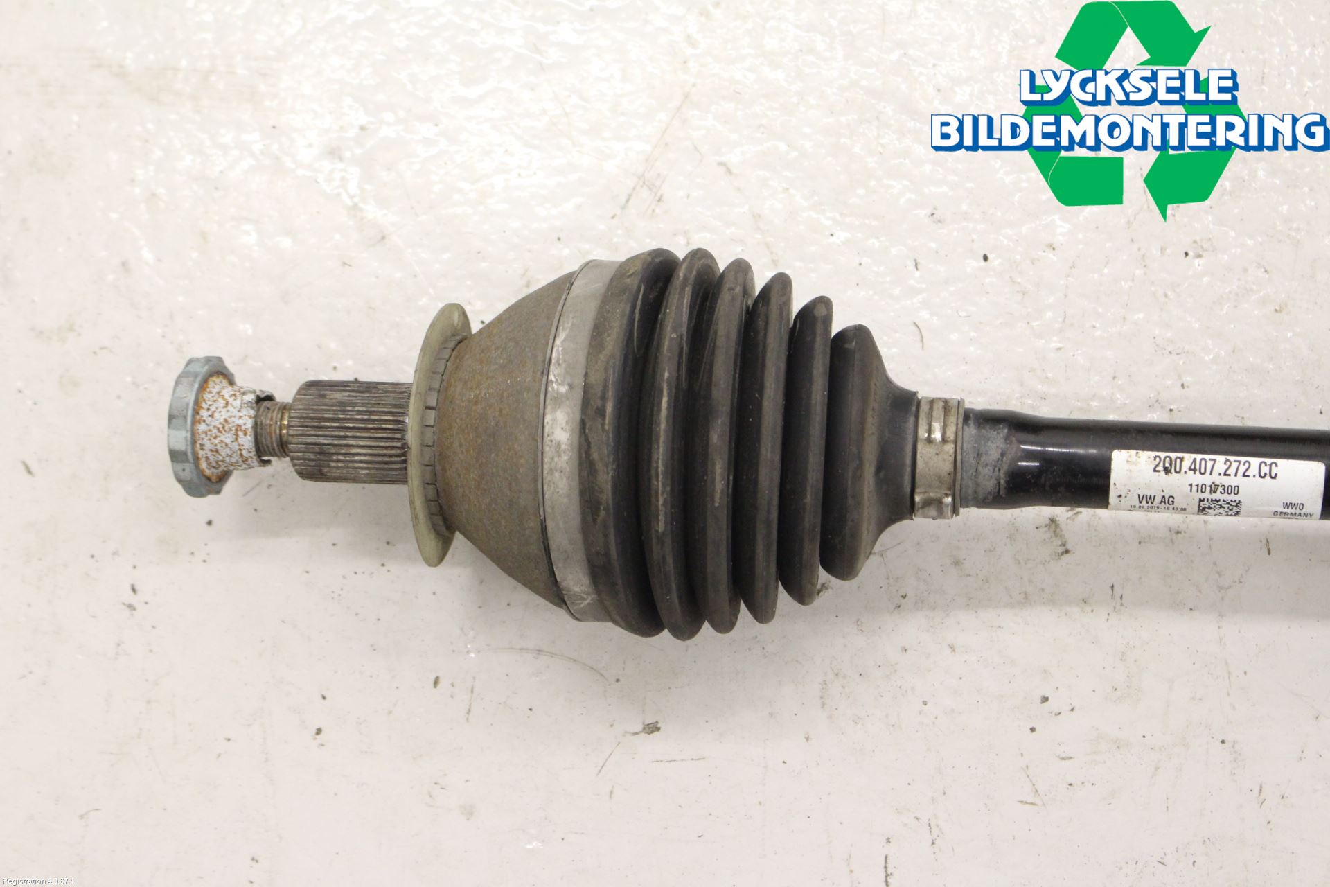 Volkswagen VW T-CROSS 19- Drivaxel Fram Höger