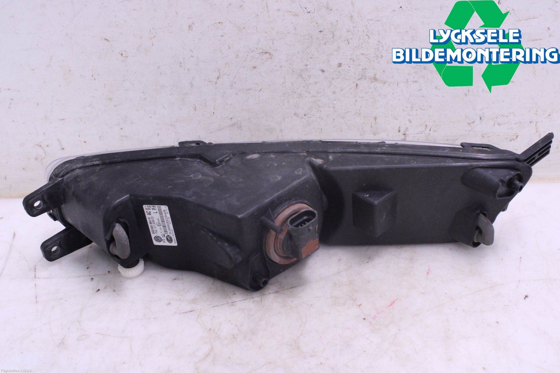 Volkswagen VW PASSAT 15-19 Dimljus-Varselljus Fram