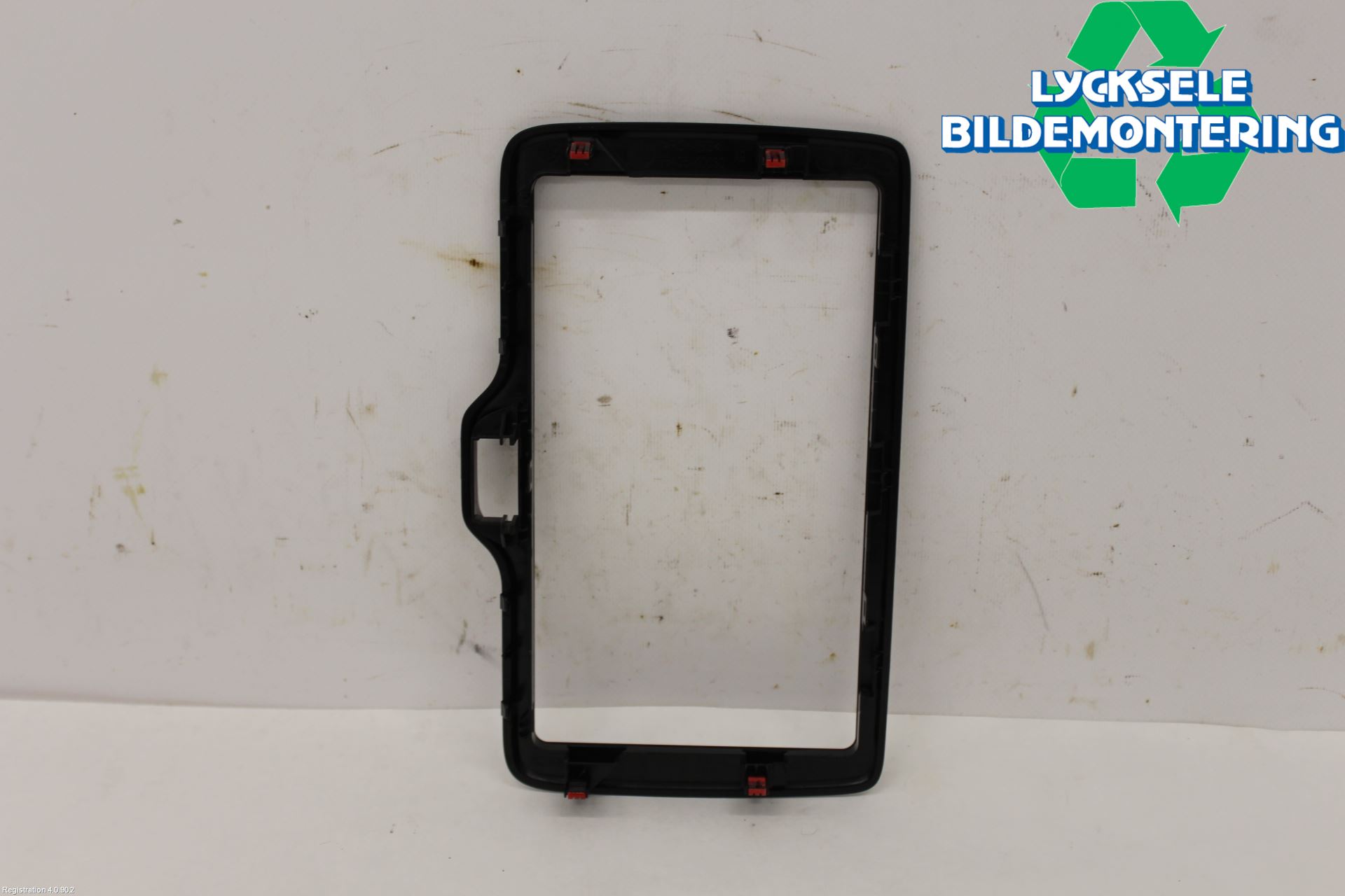 Toyota YARIS CROSS XP21 21- Instrument-Radio Sarg