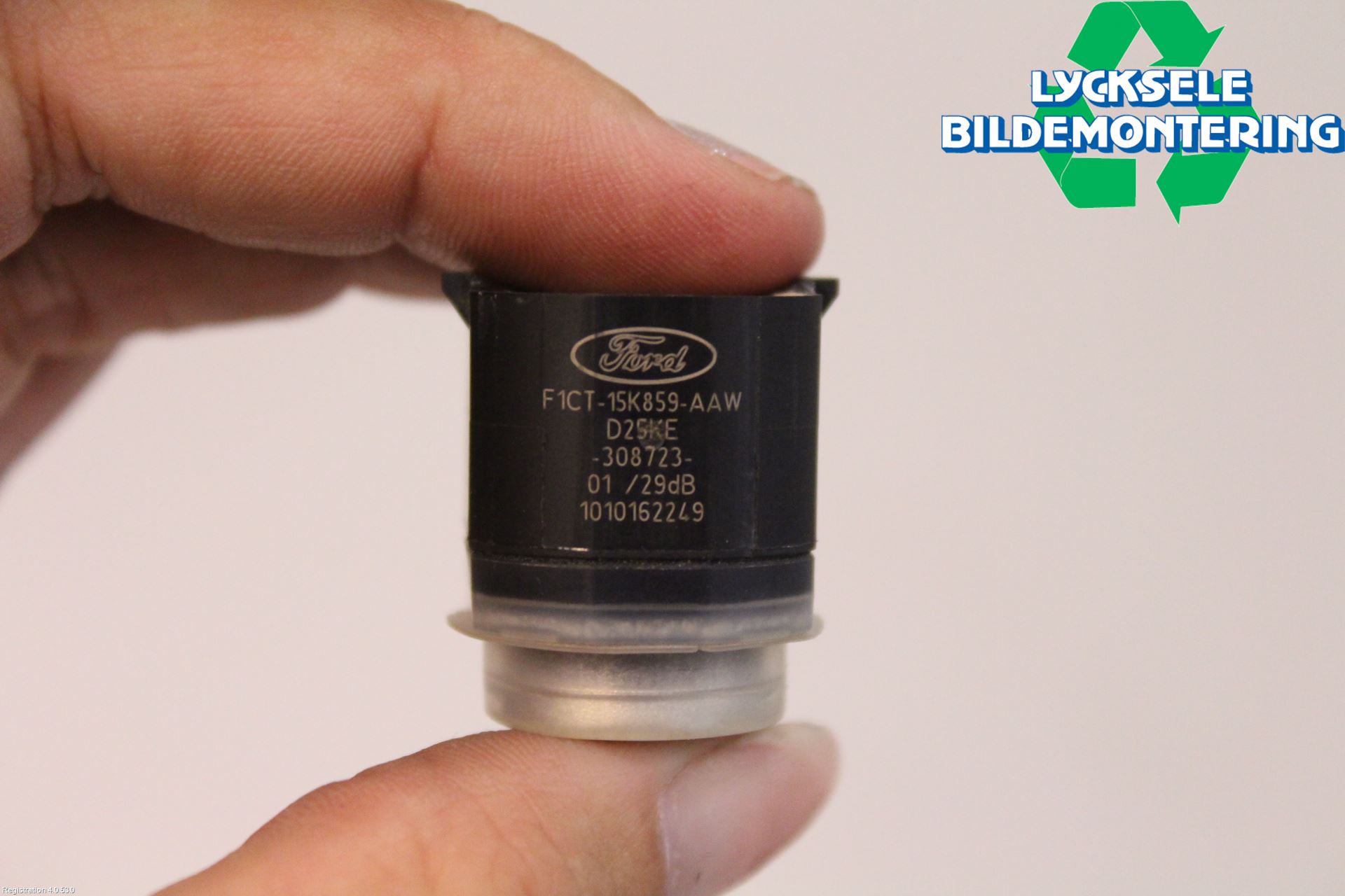 Ford KUGA 13-16 Parkeringshjälp Backsensor