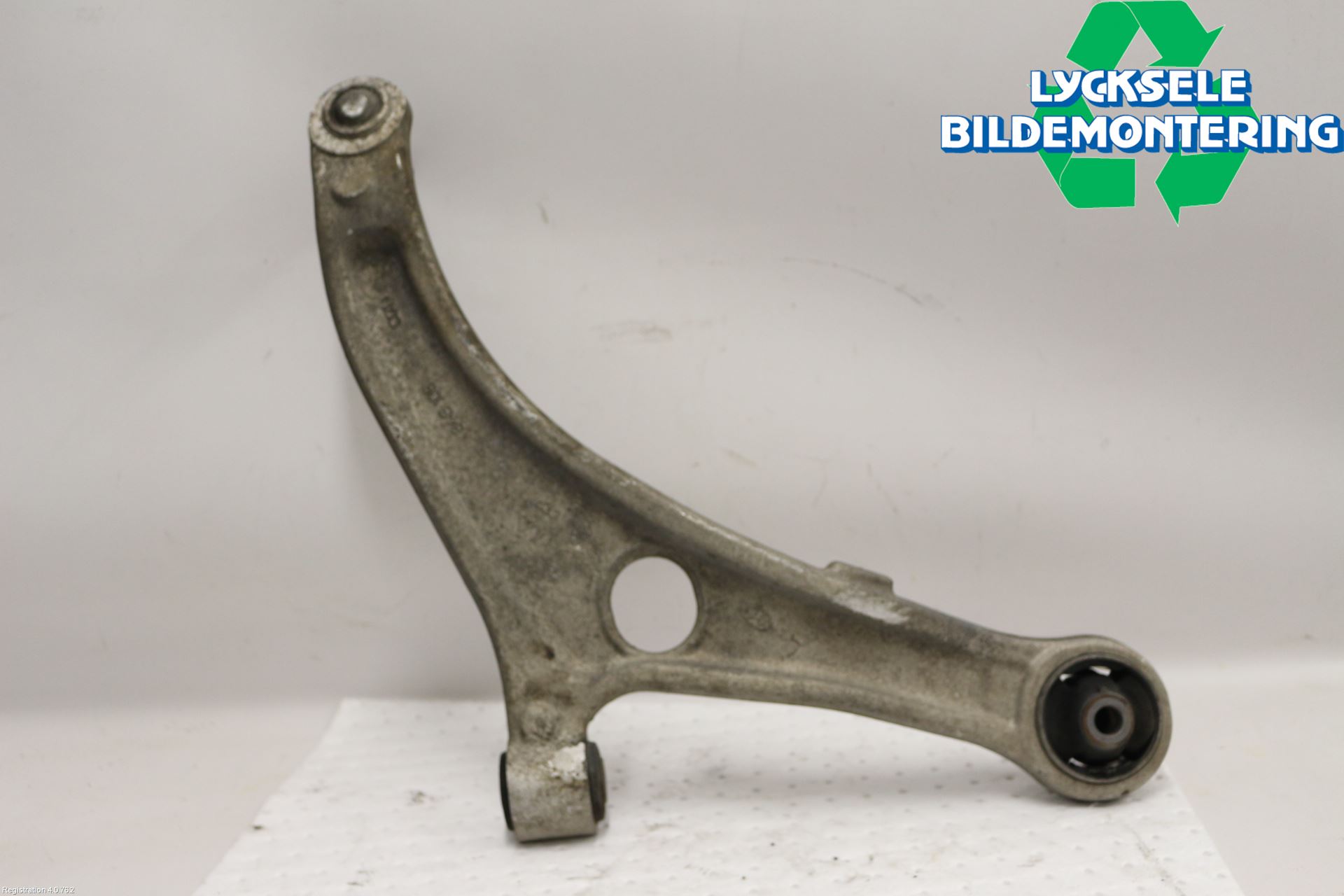 Hyundai i40 08-15 Bärarm Fram Undre Vä