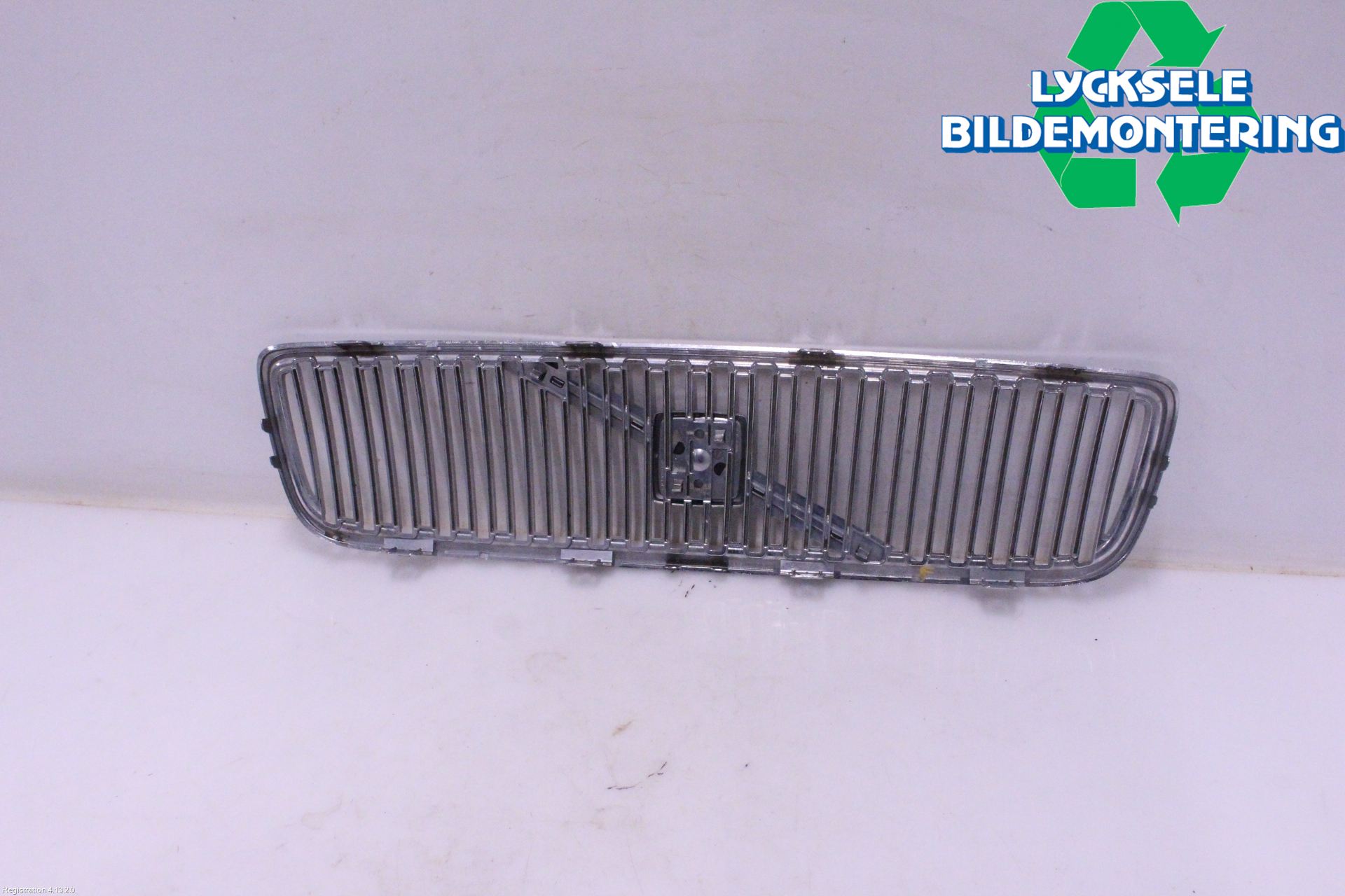 Volvo V70 05-08 Grill Komp