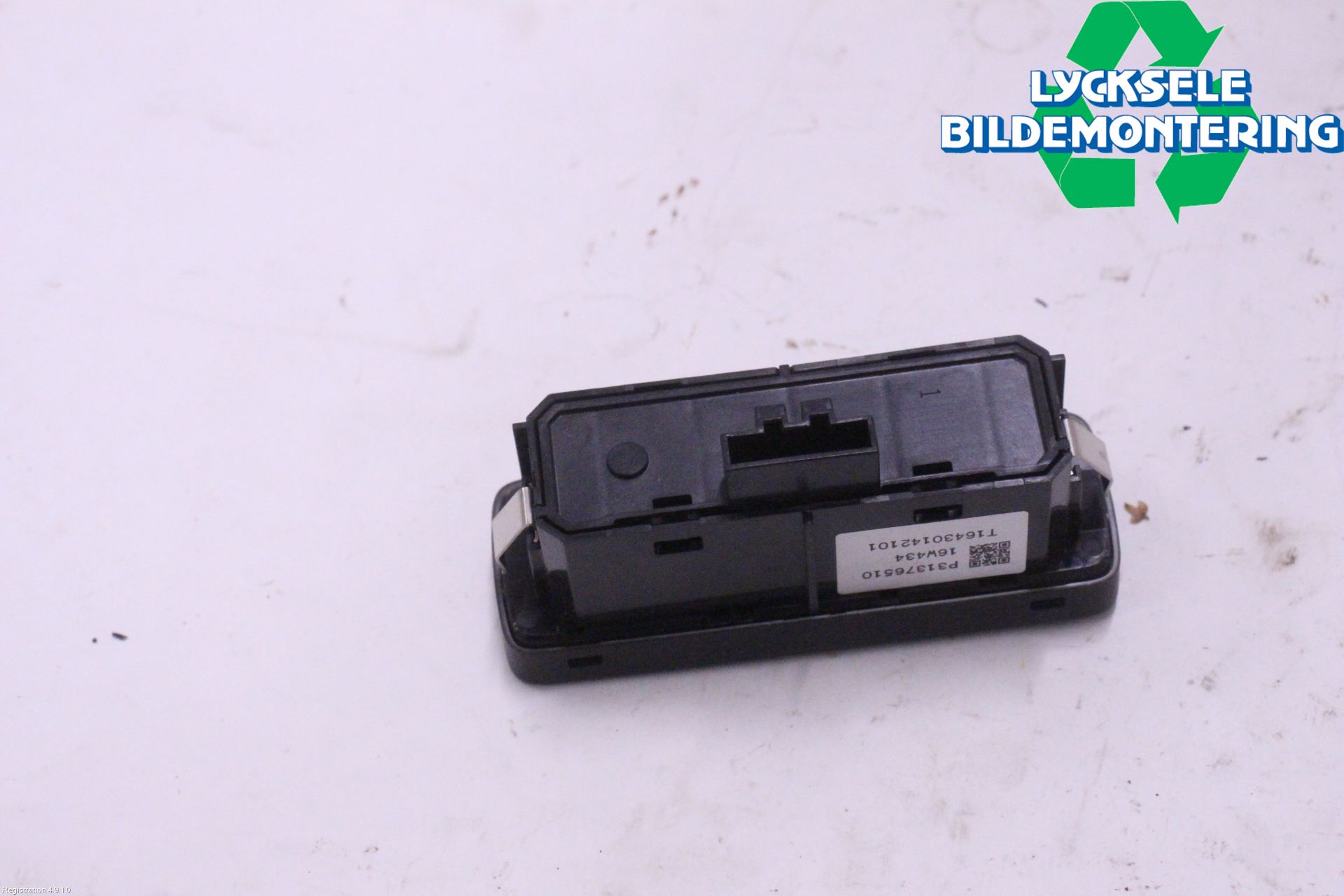 Volvo V90 17->> Strömställare Baklucka