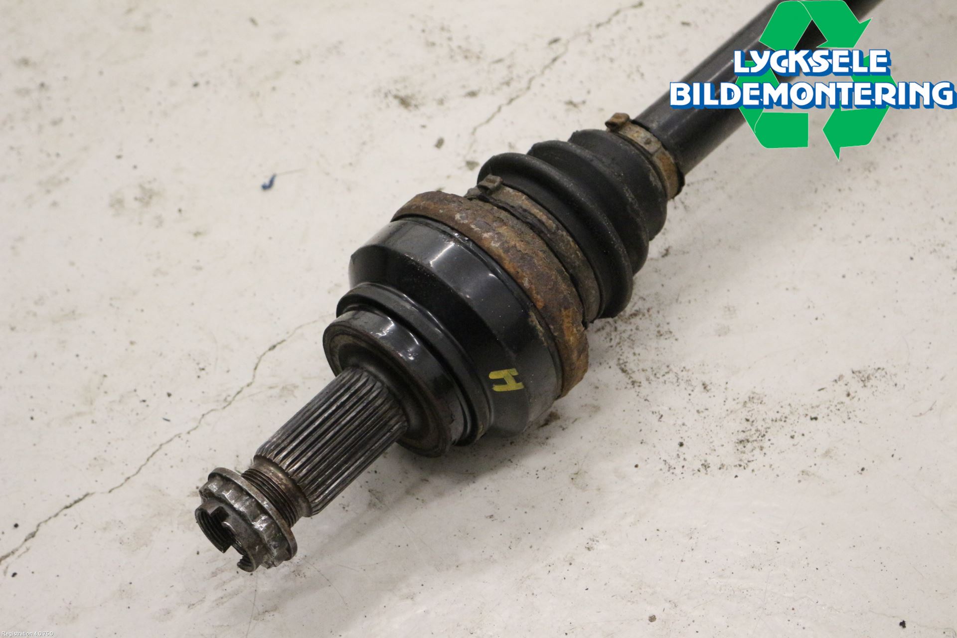 BMW 5 F10/F11/F18 09-17 Drivaxel Bak Höger