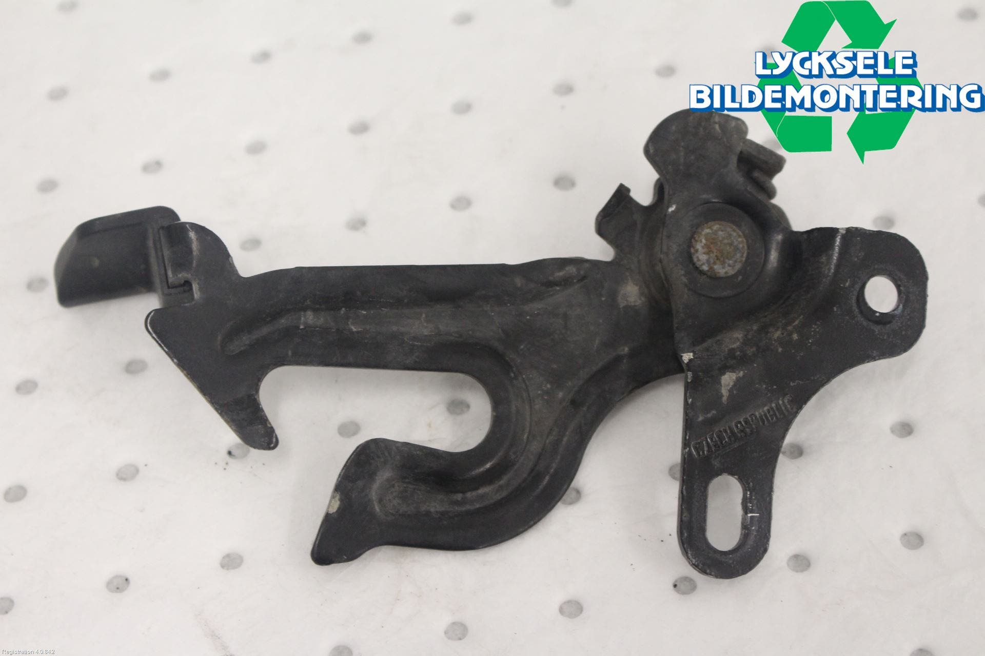 Volvo V60 11-13 Huv Spärr