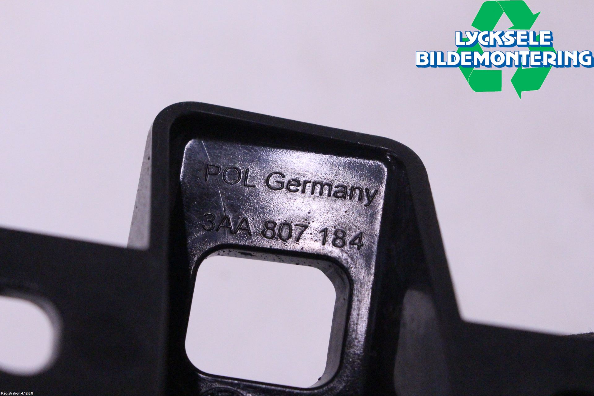 Volkswagen VW PASSAT 11-14 Stötfångarfäste Fram Hö