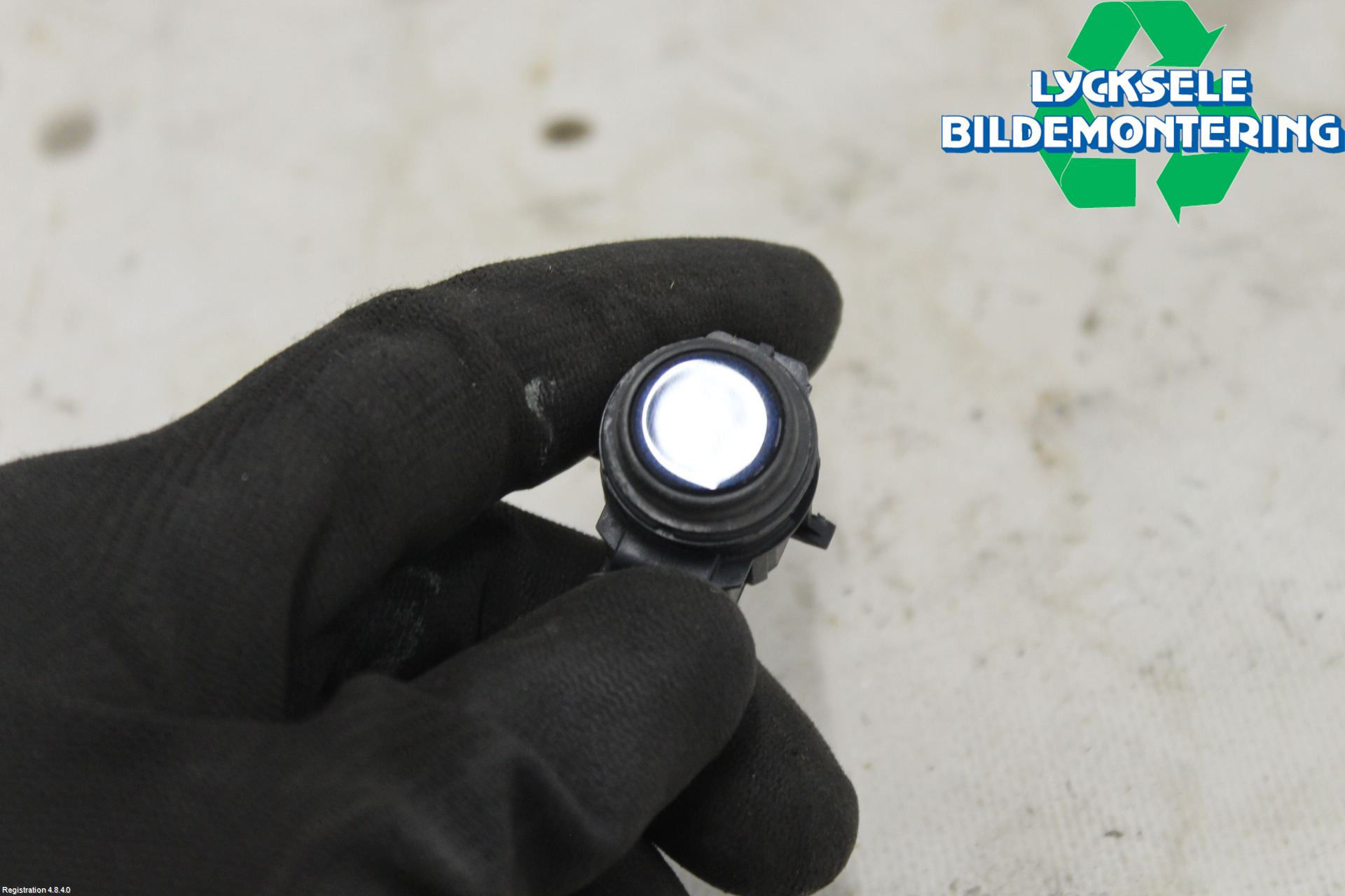 BMW 3 F30/F31/F80 12-19 Parkeringshjälp Frontsensor