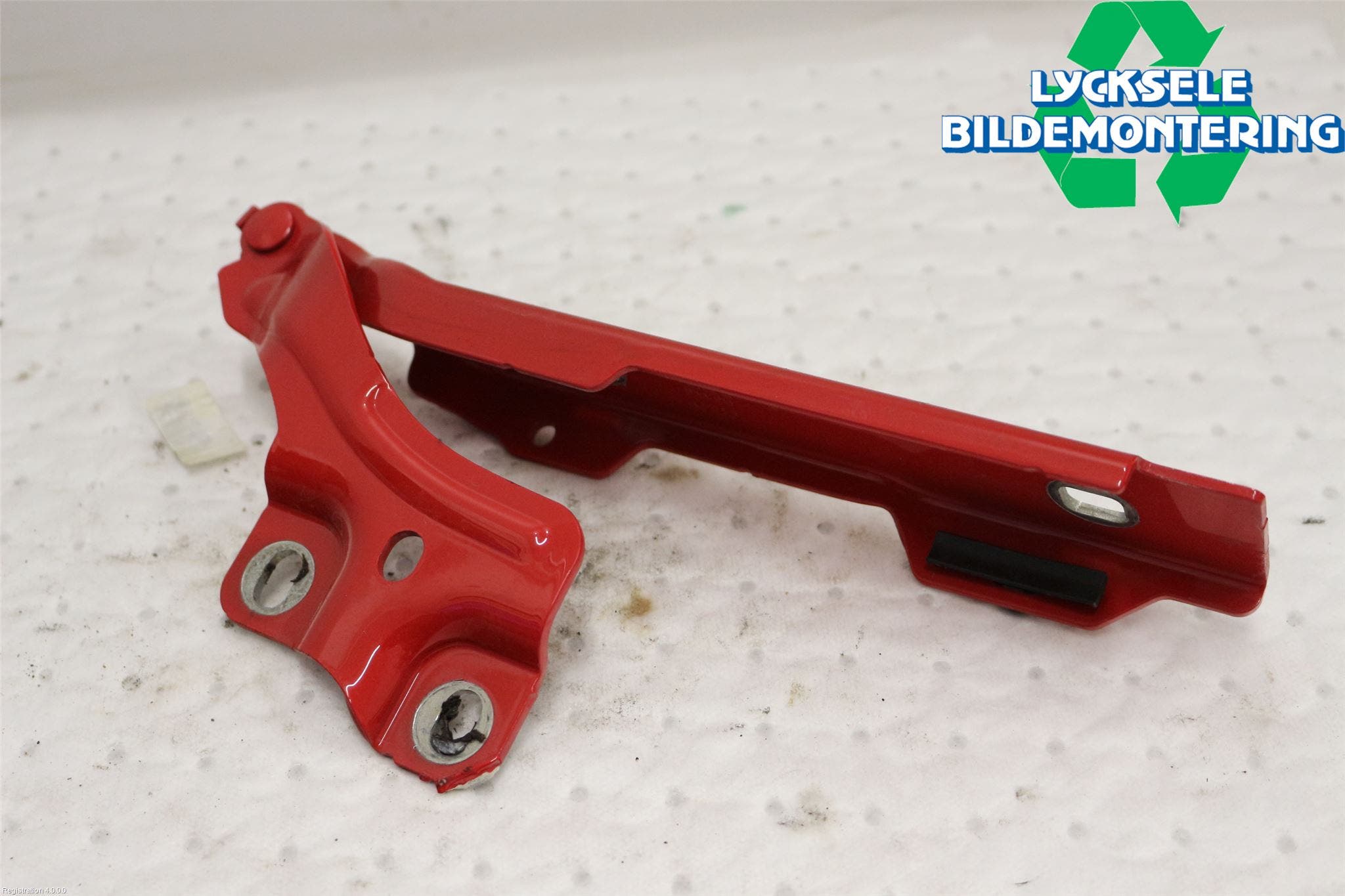 Audi A1 19- Huvgångjärn