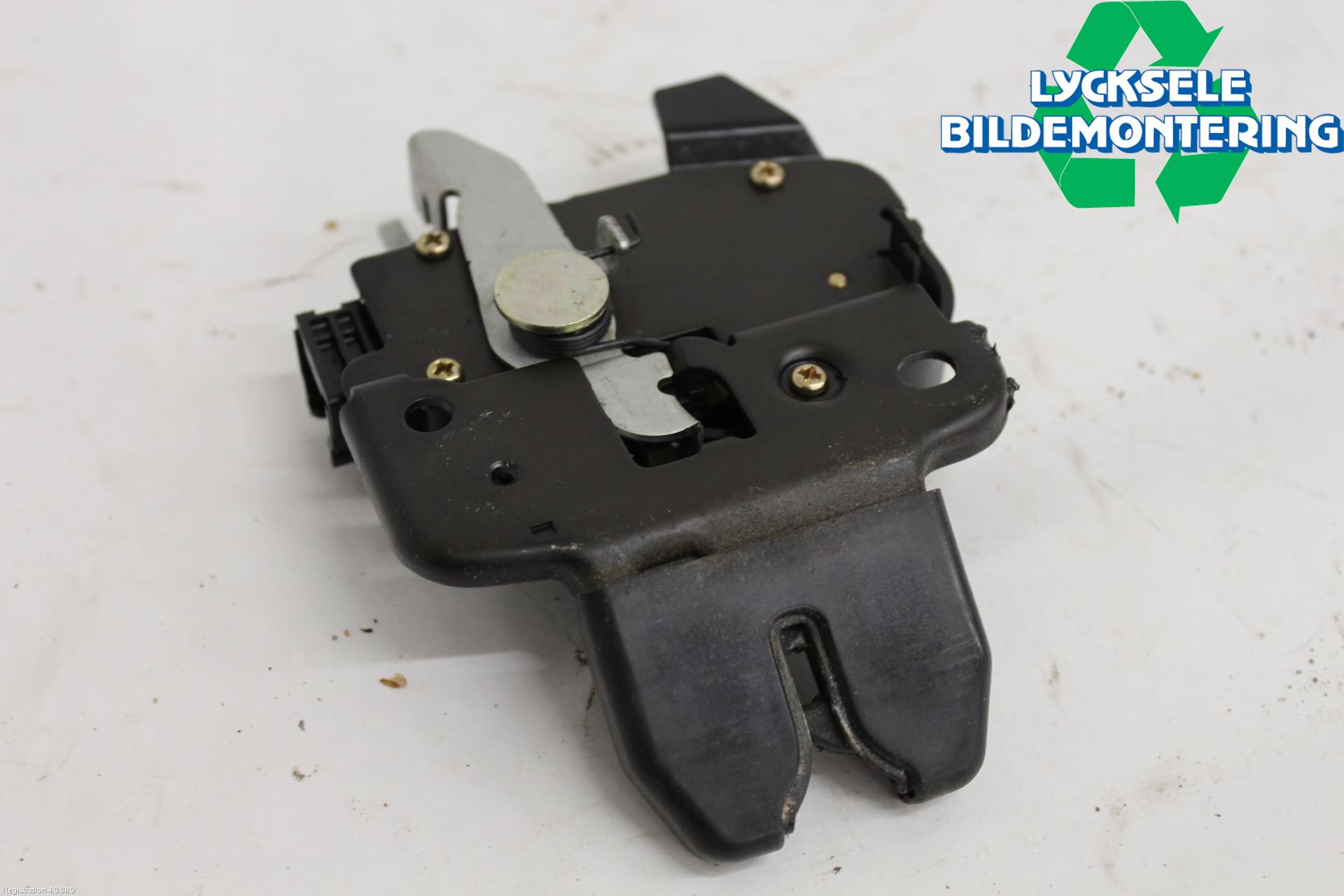 Subaru LEGACY    04-06 Låskista Baklucka