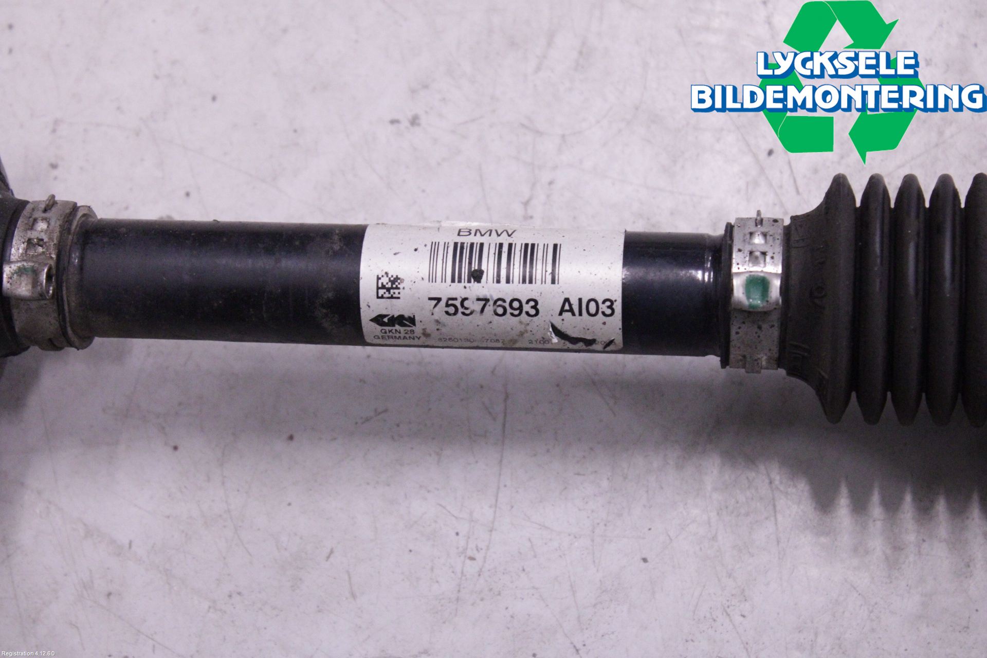 BMW 3 F30/F31/F80 12-19 Drivaxel Fram Vänster