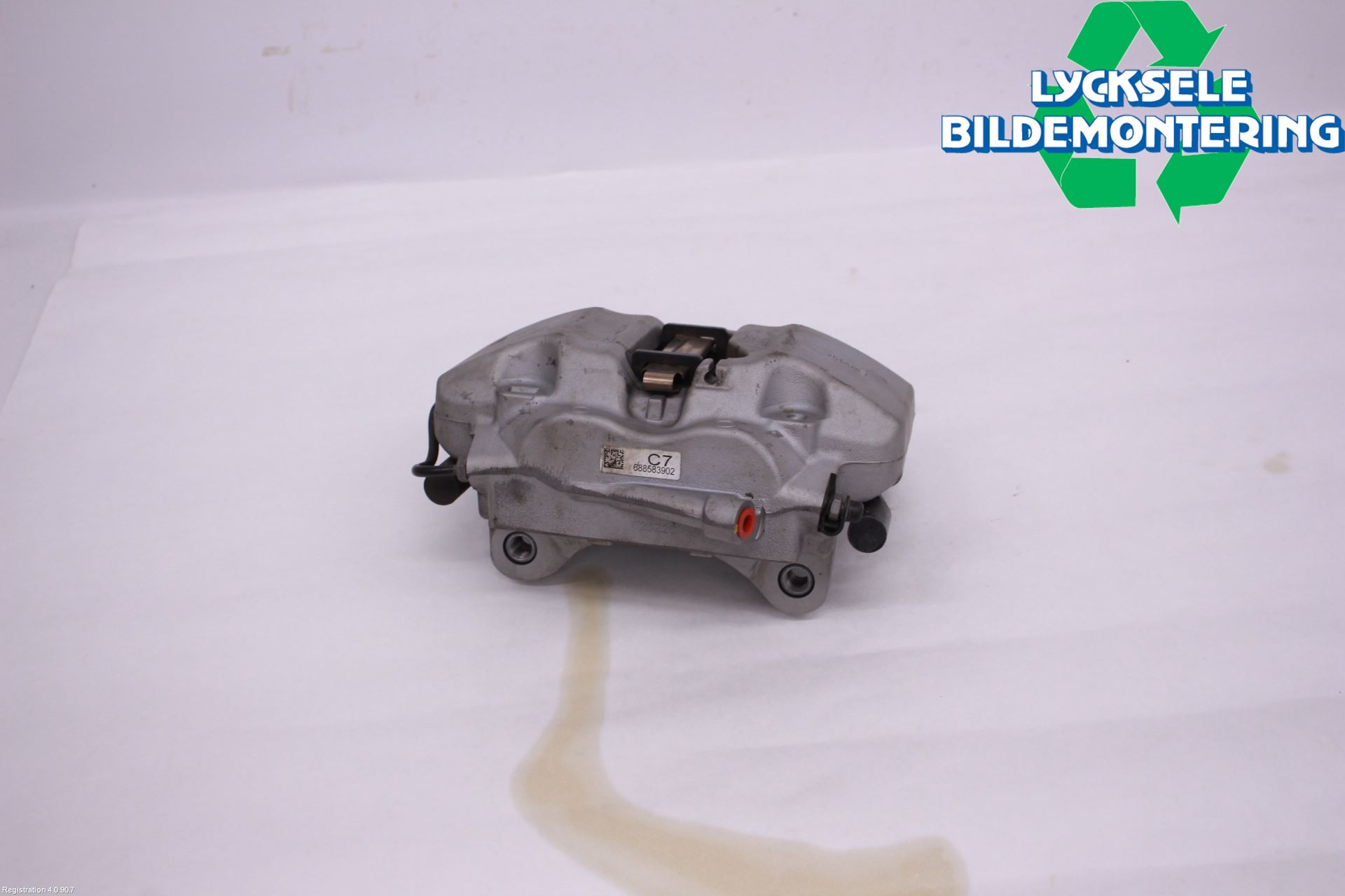 BMW 5 G30/G31/F90 17-23 Bromsok Fram Vänster