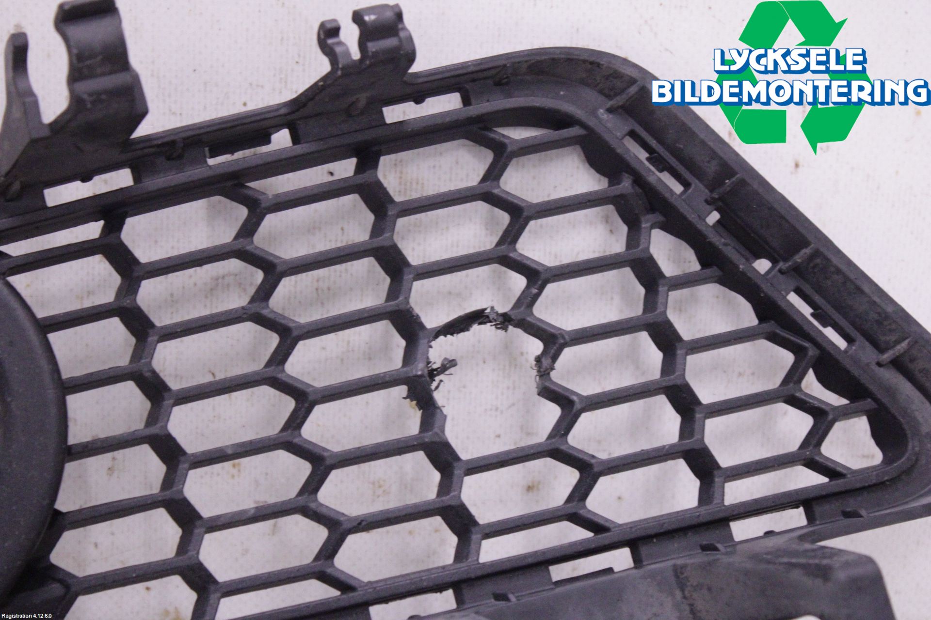 BMW 3 F30/F31/F80 12-19 Dimljussarg Fram