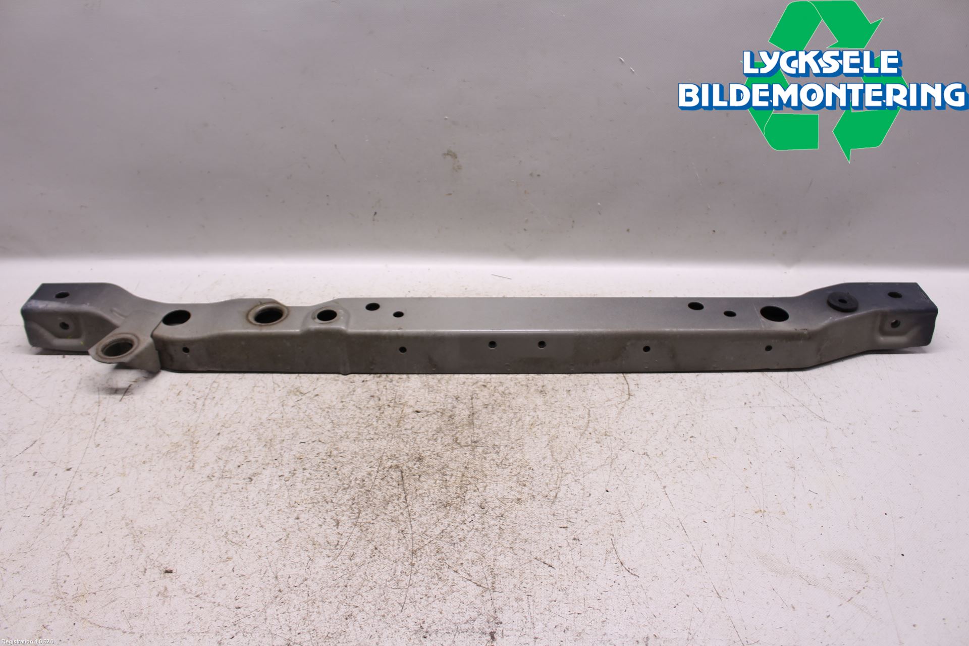 Nissan PULSAR Kylarfäste-Ram-Balk