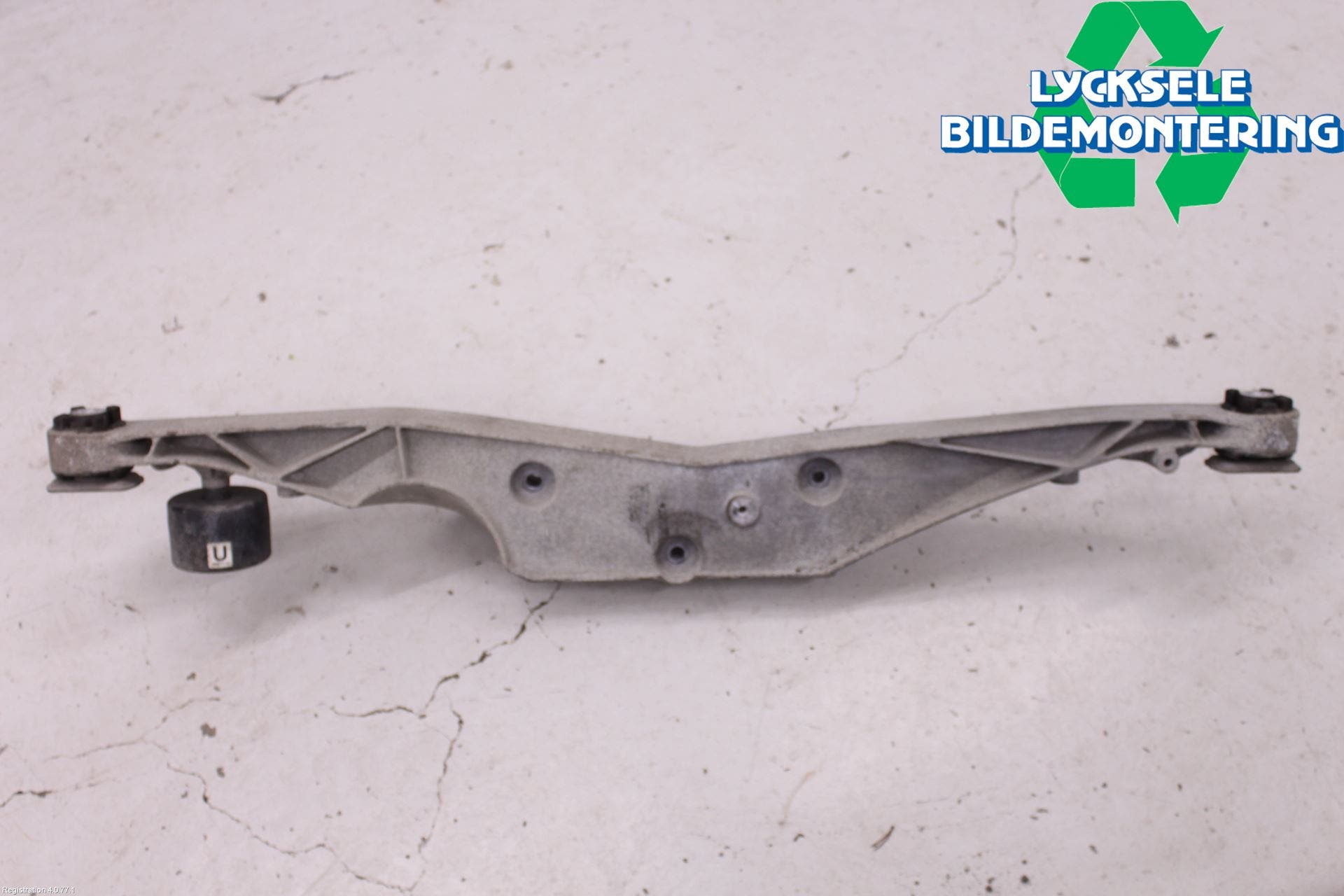 BMW X1 F48 15-22 Bakaxelbalk