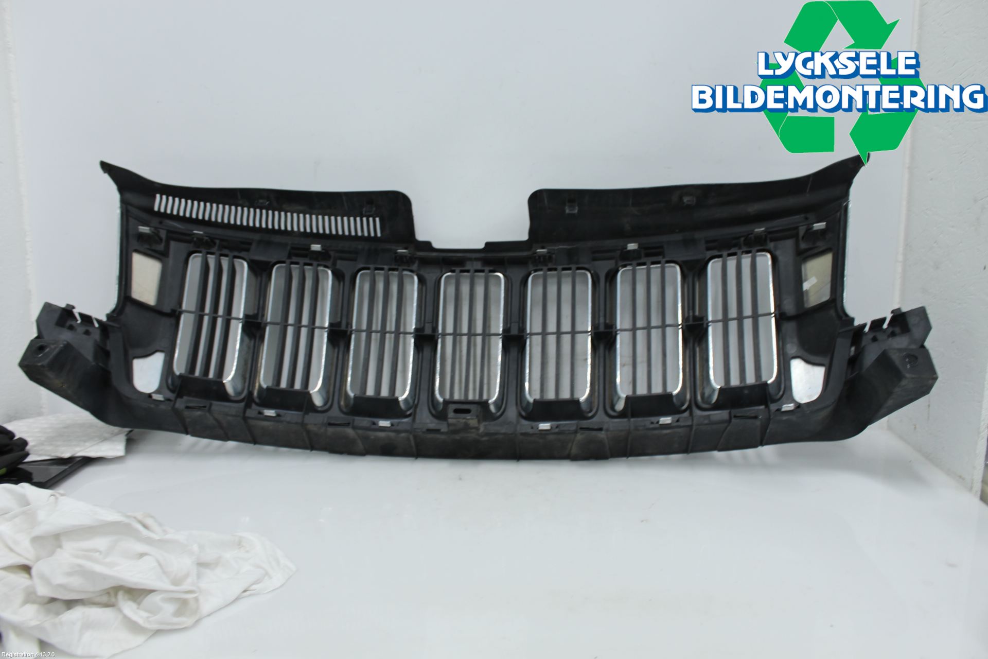 Jeep GRAND CHEROKEE 10-20 Grill Komp