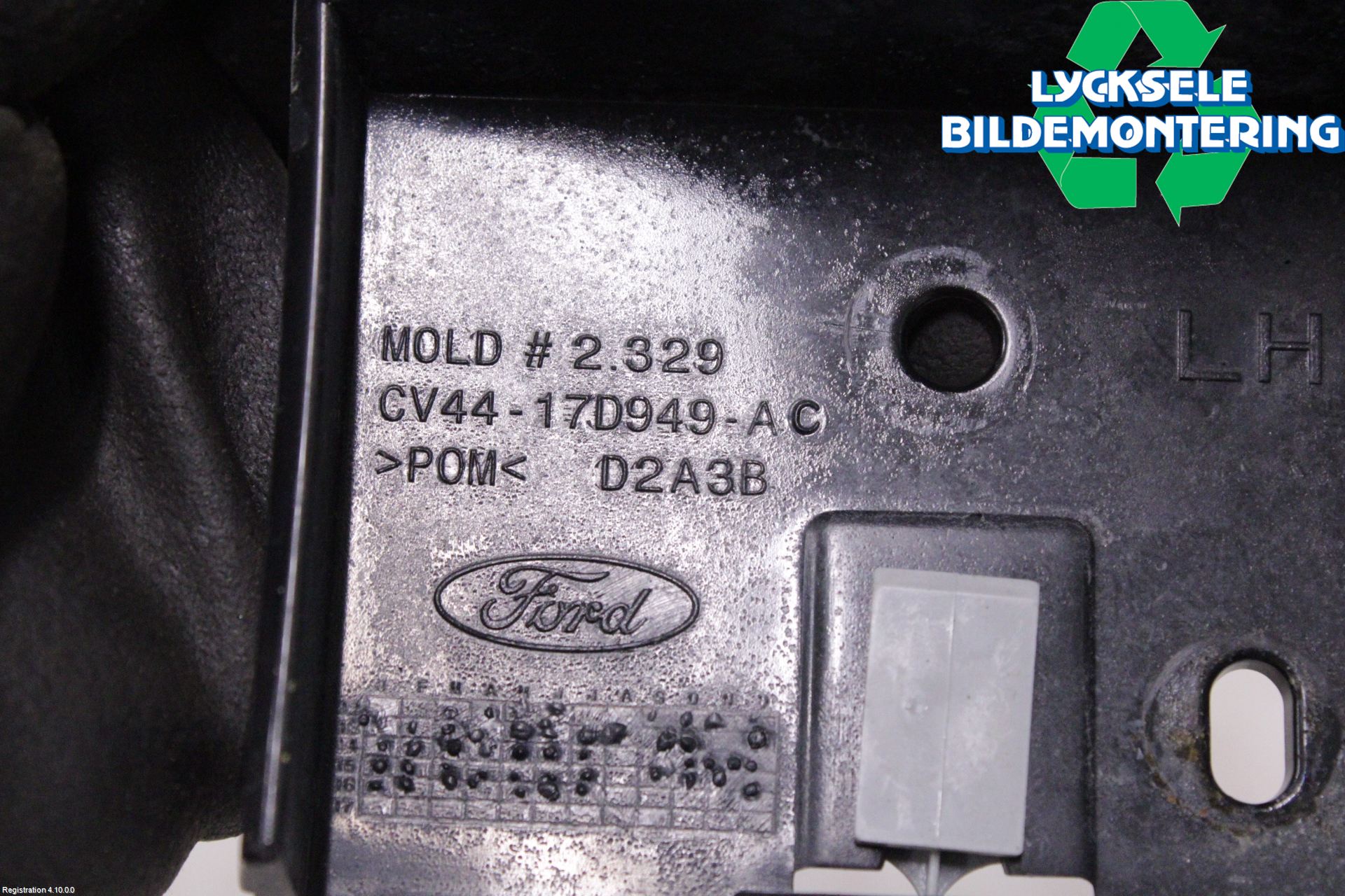 Ford KUGA 13-16 Stötfångarfäste Bak Vä