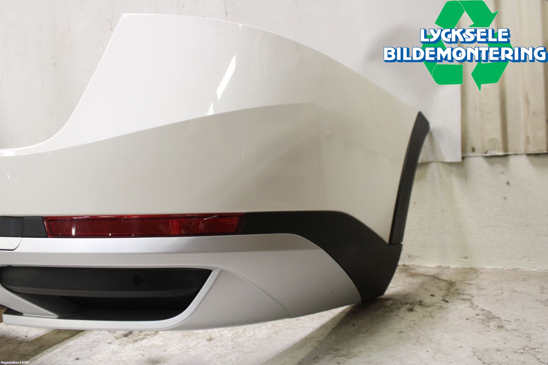 Skoda SUPERB 16-24 Stötfångarbeklädnad Bak