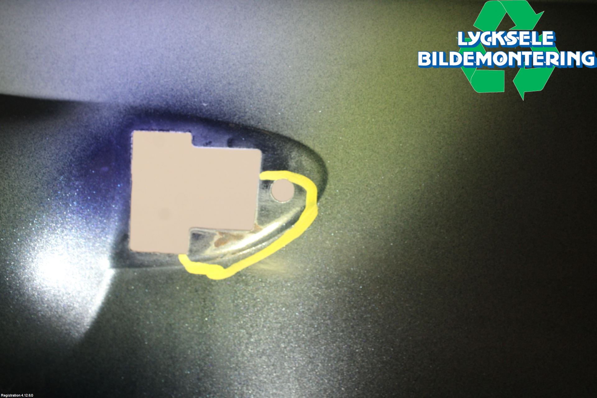 Volkswagen VW PASSAT 11-14 Dörr Fram Vänster