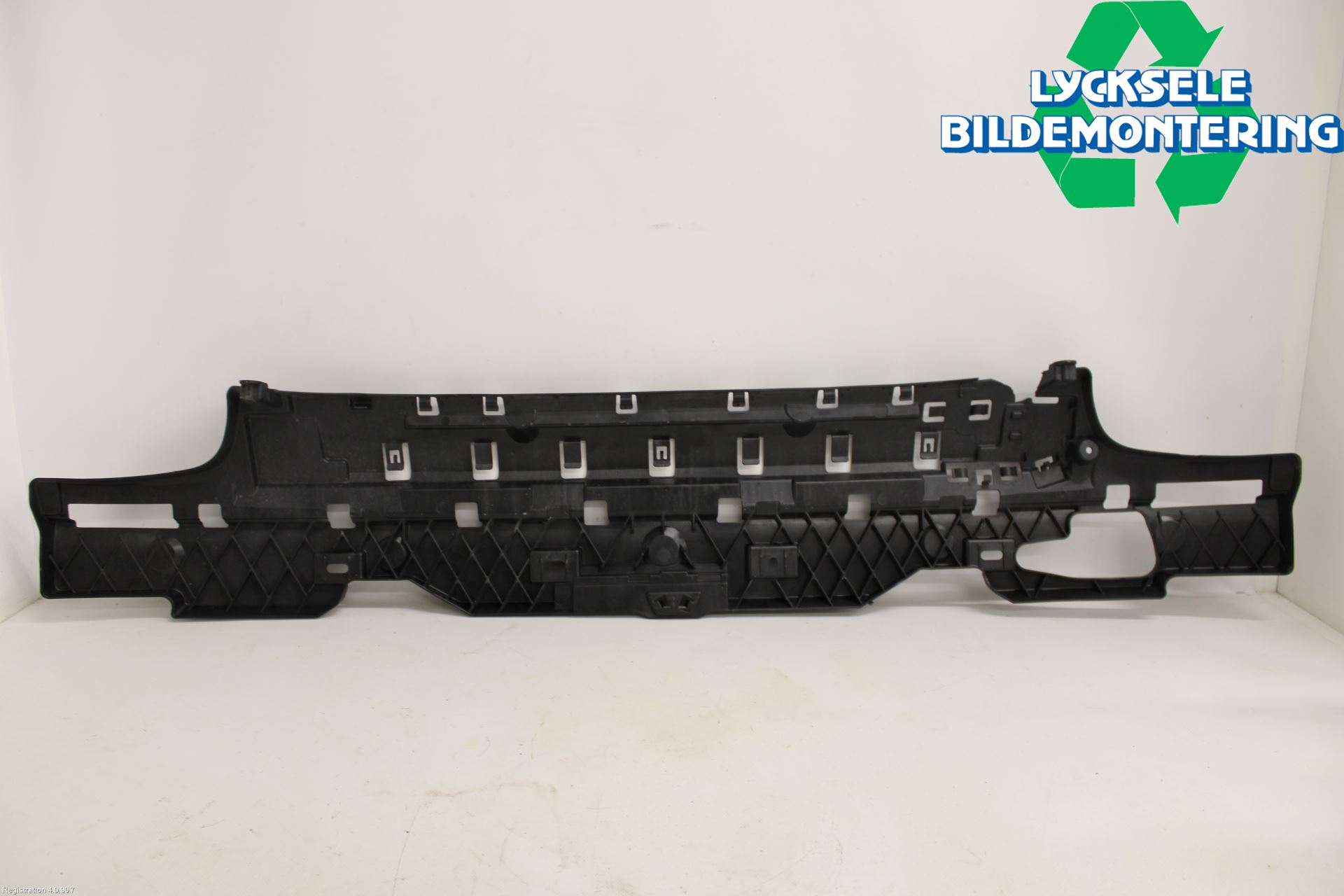 BMW 5 G30/G31/F90 17-23 Stötfångare Deformelement Bak