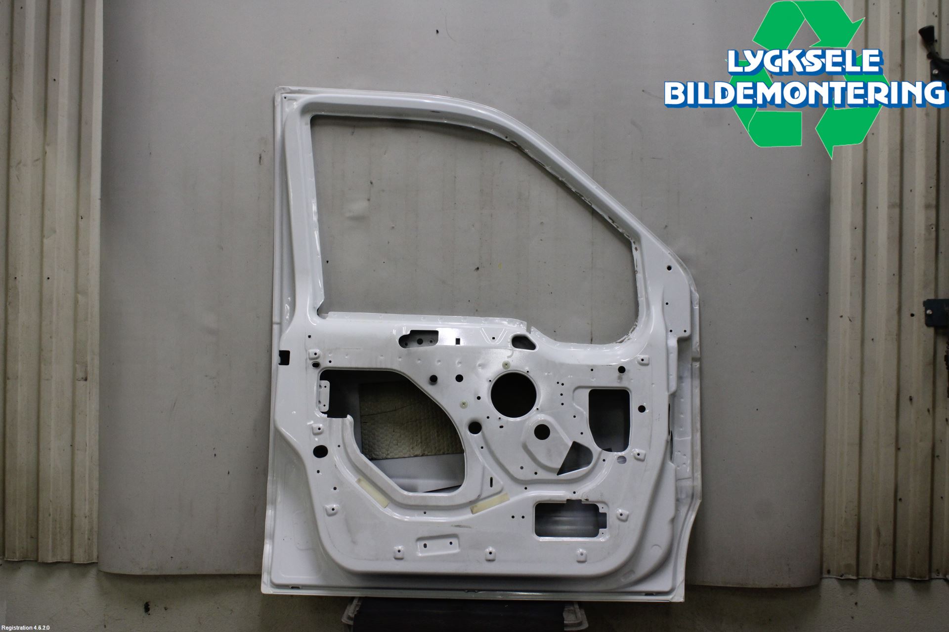 Ford TRANSIT CONNECT 09-13 Dörr Fram Vänster