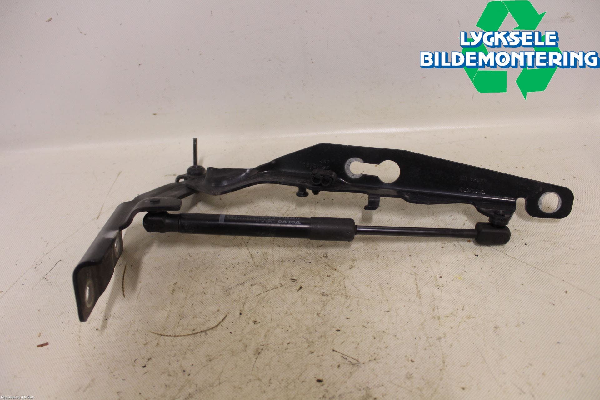 Volvo V60 11-13 Huvgångjärn