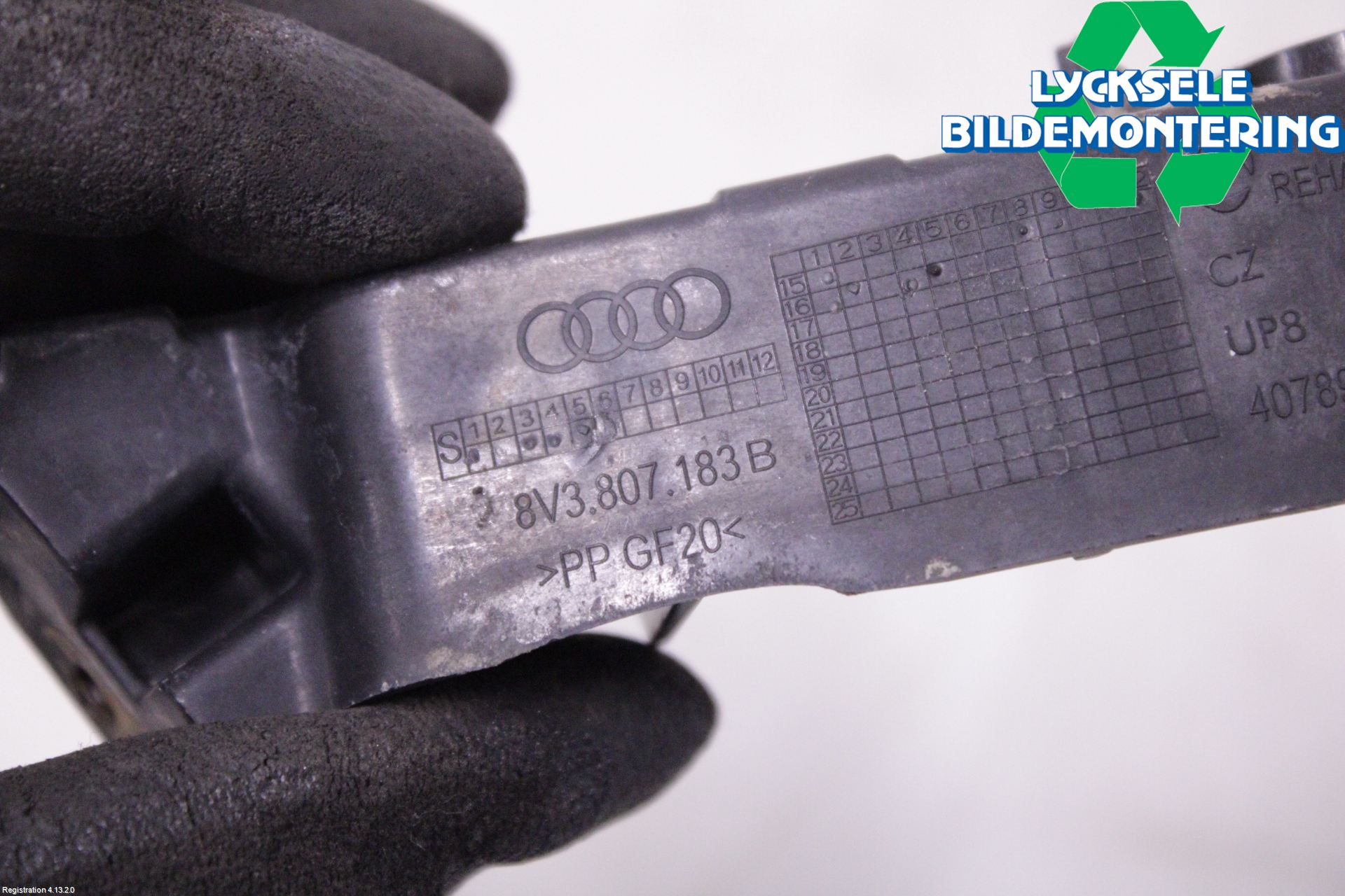 Audi A3/S3 05-13 Stötfångarfäste Fram Vä