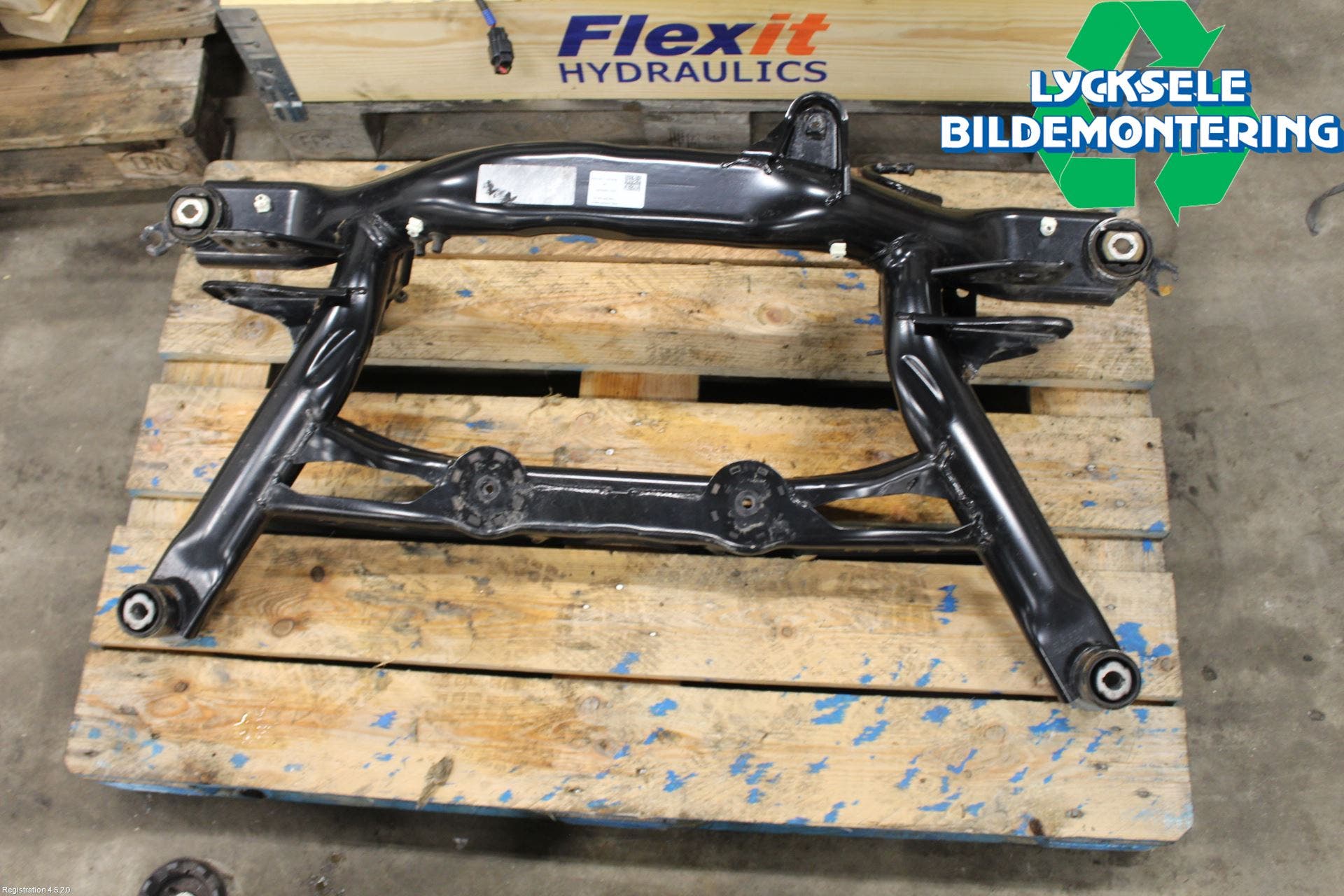 Volkswagen VW PASSAT 20-24 Bakaxelbalk