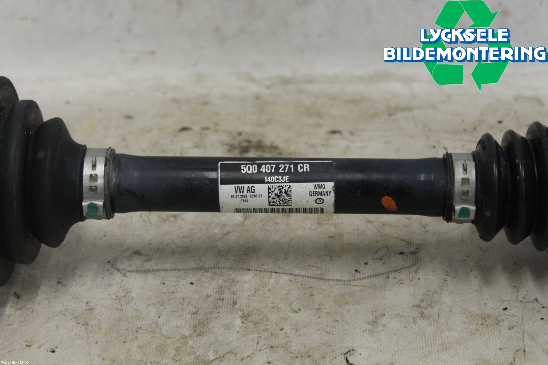 Volkswagen VW T-ROC 18- Drivaxel Fram Vänster