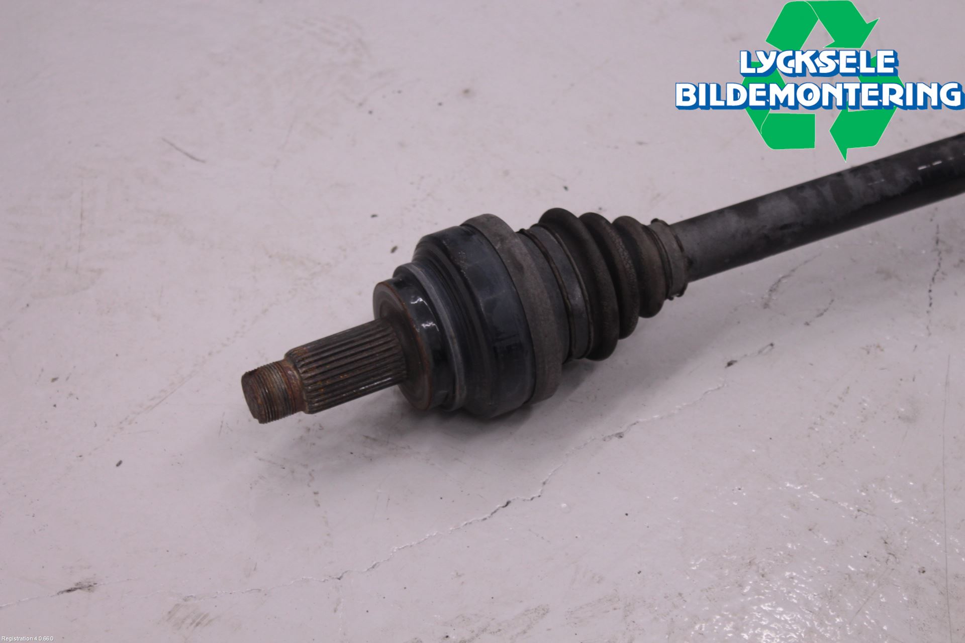 BMW 5 F10/F11/F18 09-17 Drivaxel Bak Vänster