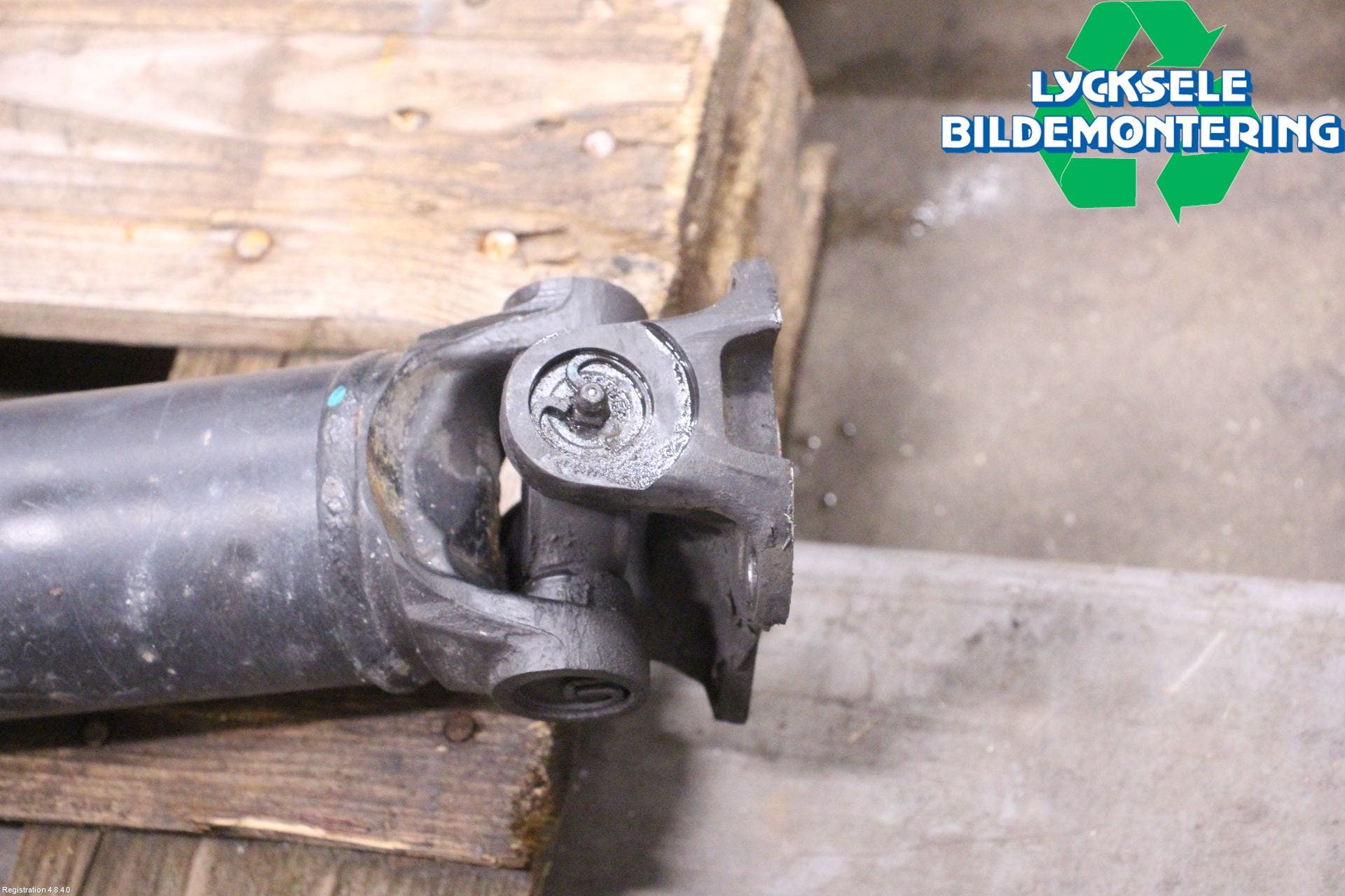 Toyota HILUX 16- Mellanaxel Komp