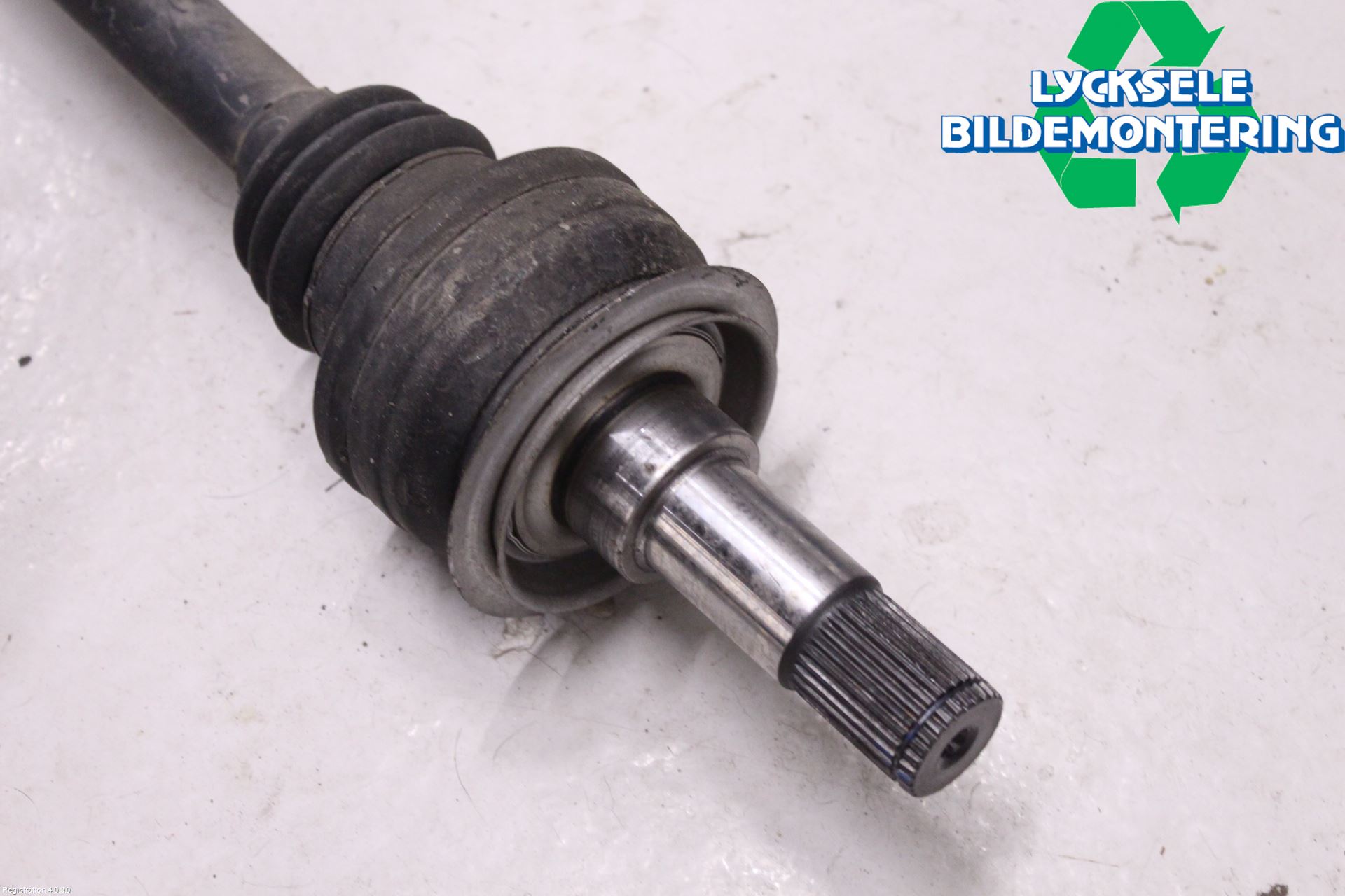 Mercedes-Benz MB E-KLASS (W213) 16-23 Drivaxel Bak Höger