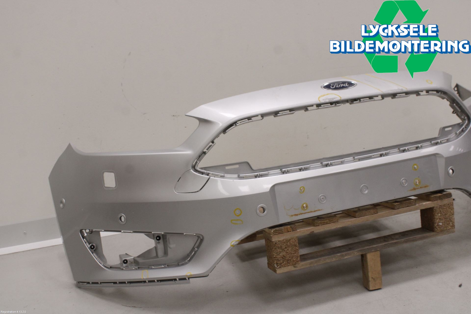 Ford FOCUS 15-18 Stötfångarbeklädnad Fram