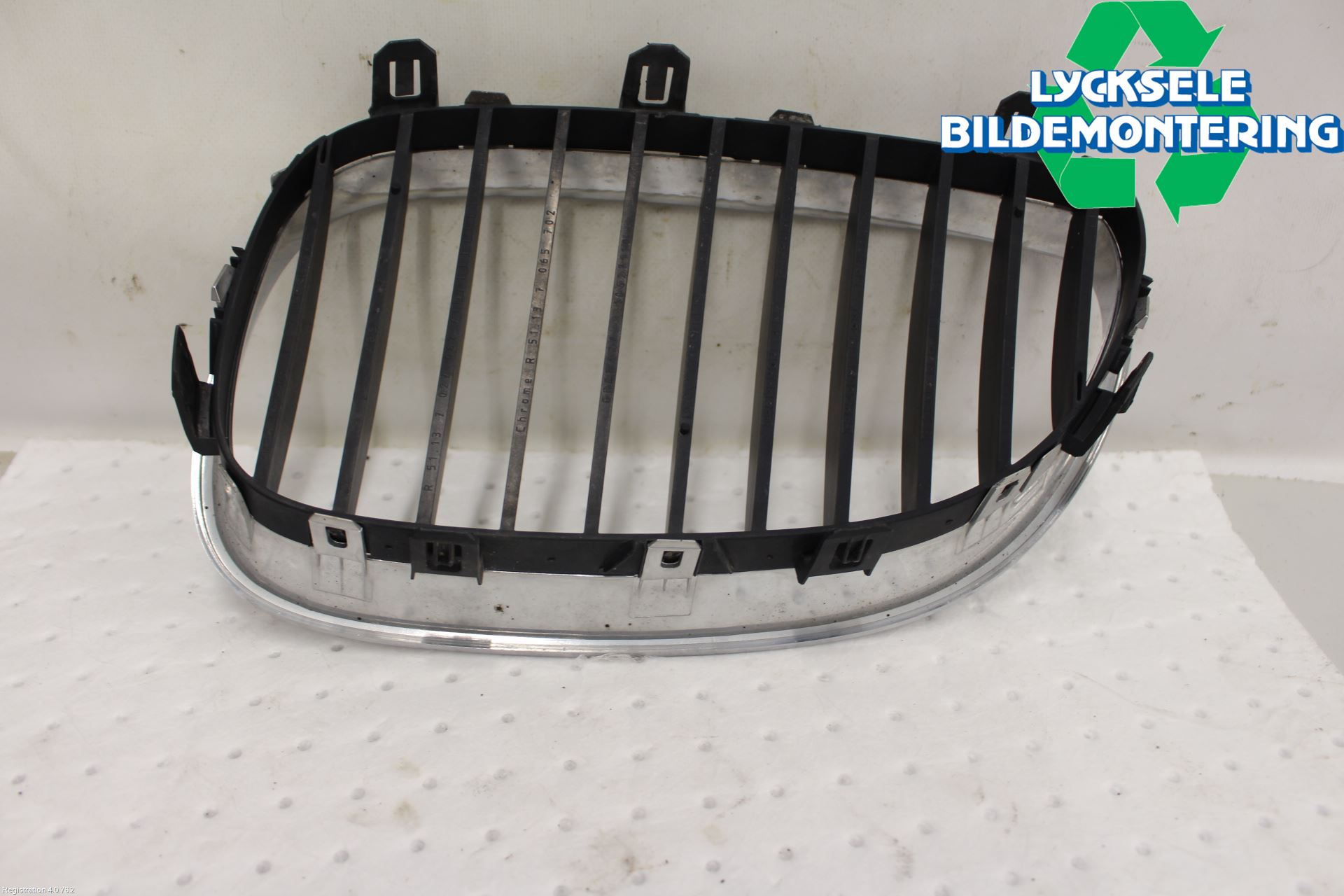 BMW 5 E60/61 Sed/Tou 02-10 Grilldel Höger