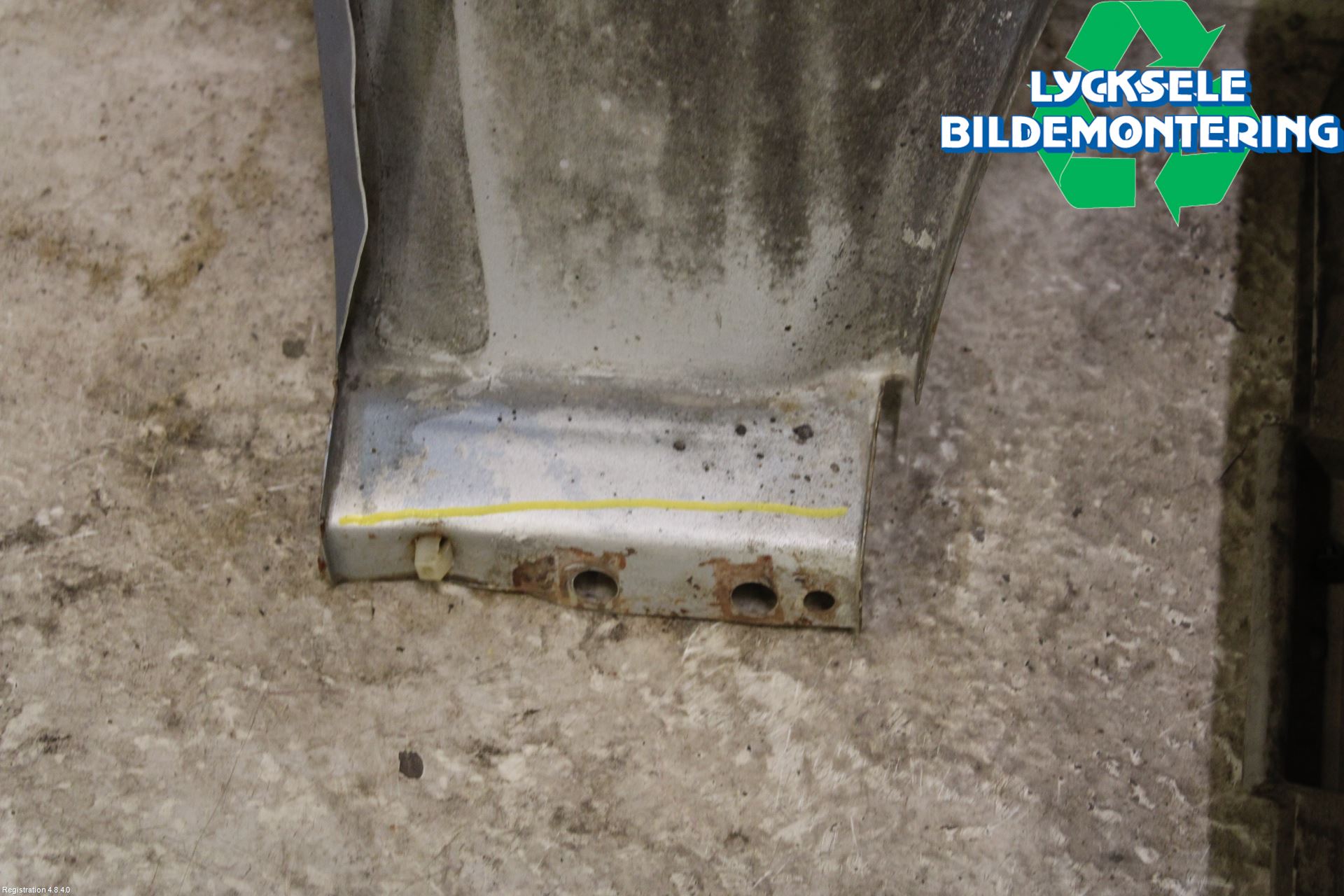 Audi V8       89- Skärm Fram Vänster