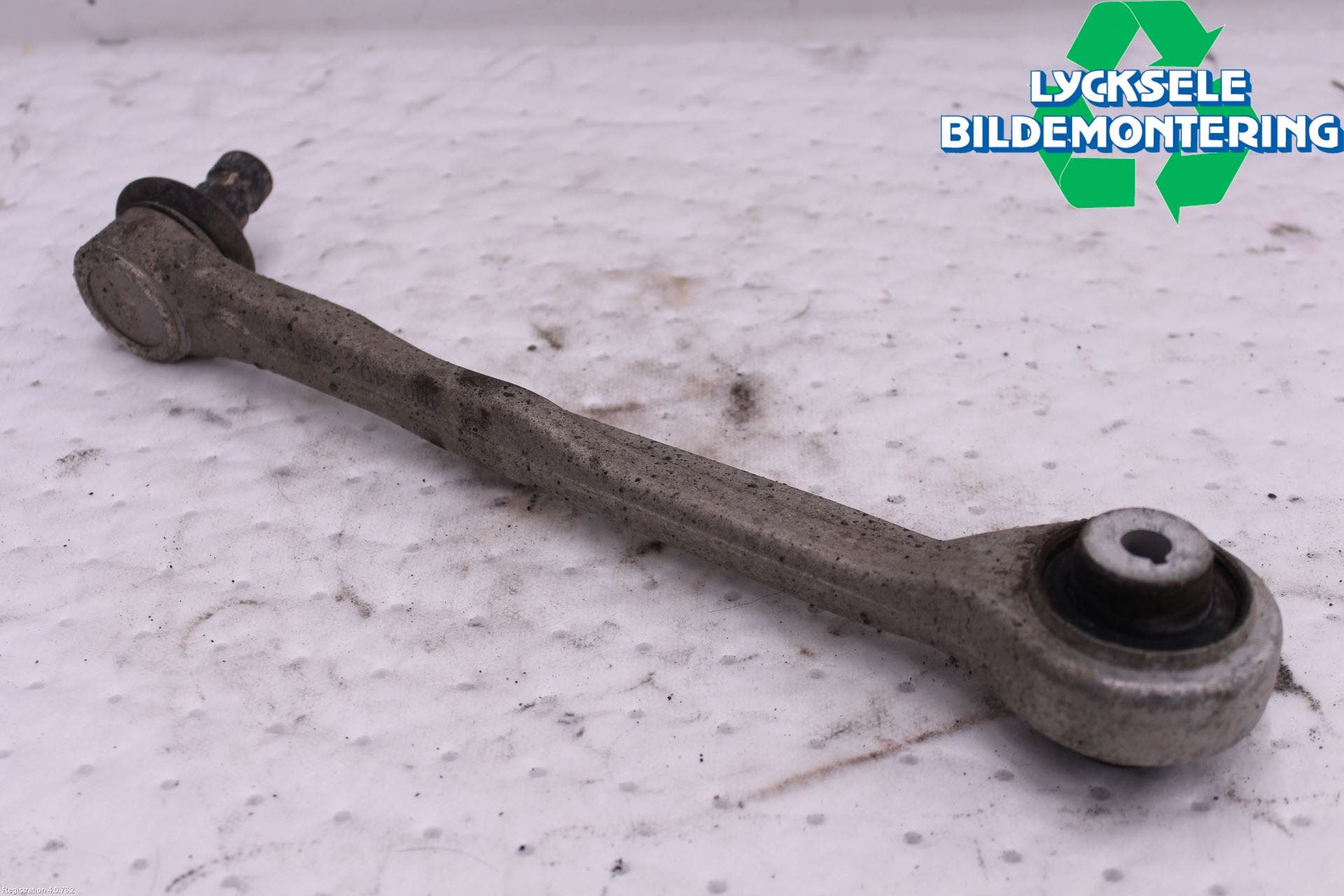 Audi A6 F2/C8 19- Bärarm Fram Övre Hö