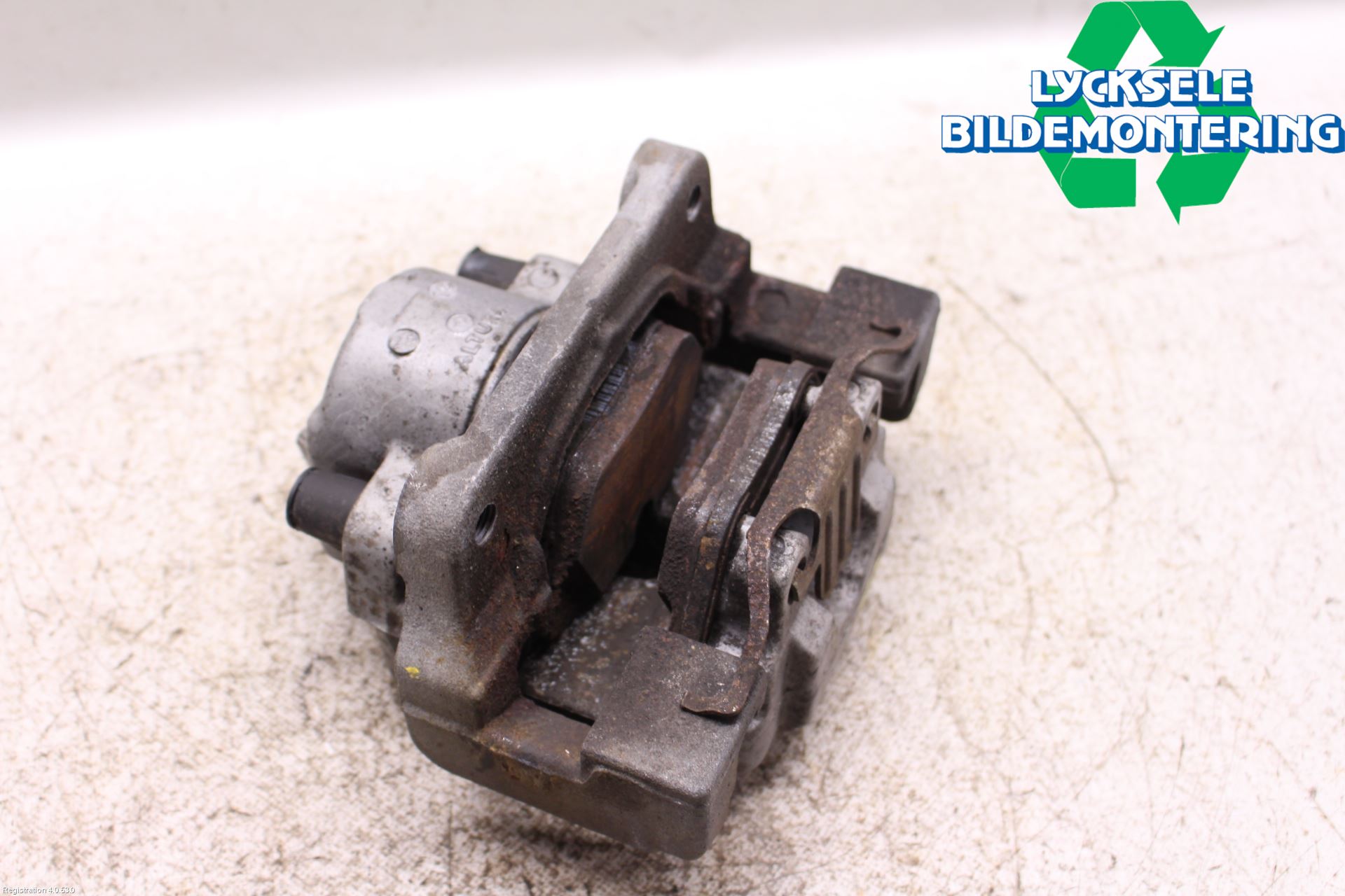 BMW 5 F10/F11/F18 09-17 Bromsok Fram Vänster