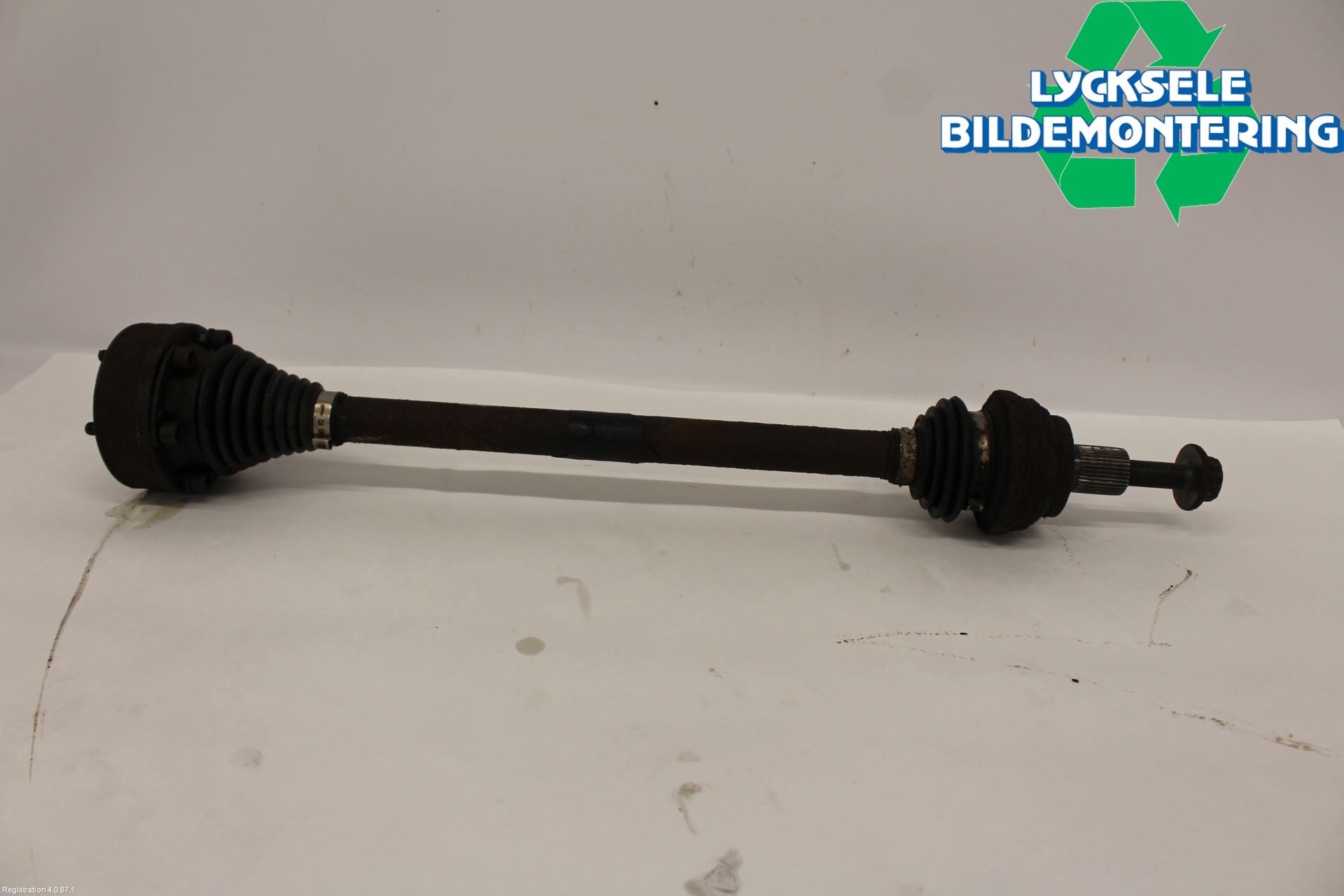 Skoda SUPERB 09-15 Drivaxel Bak Höger