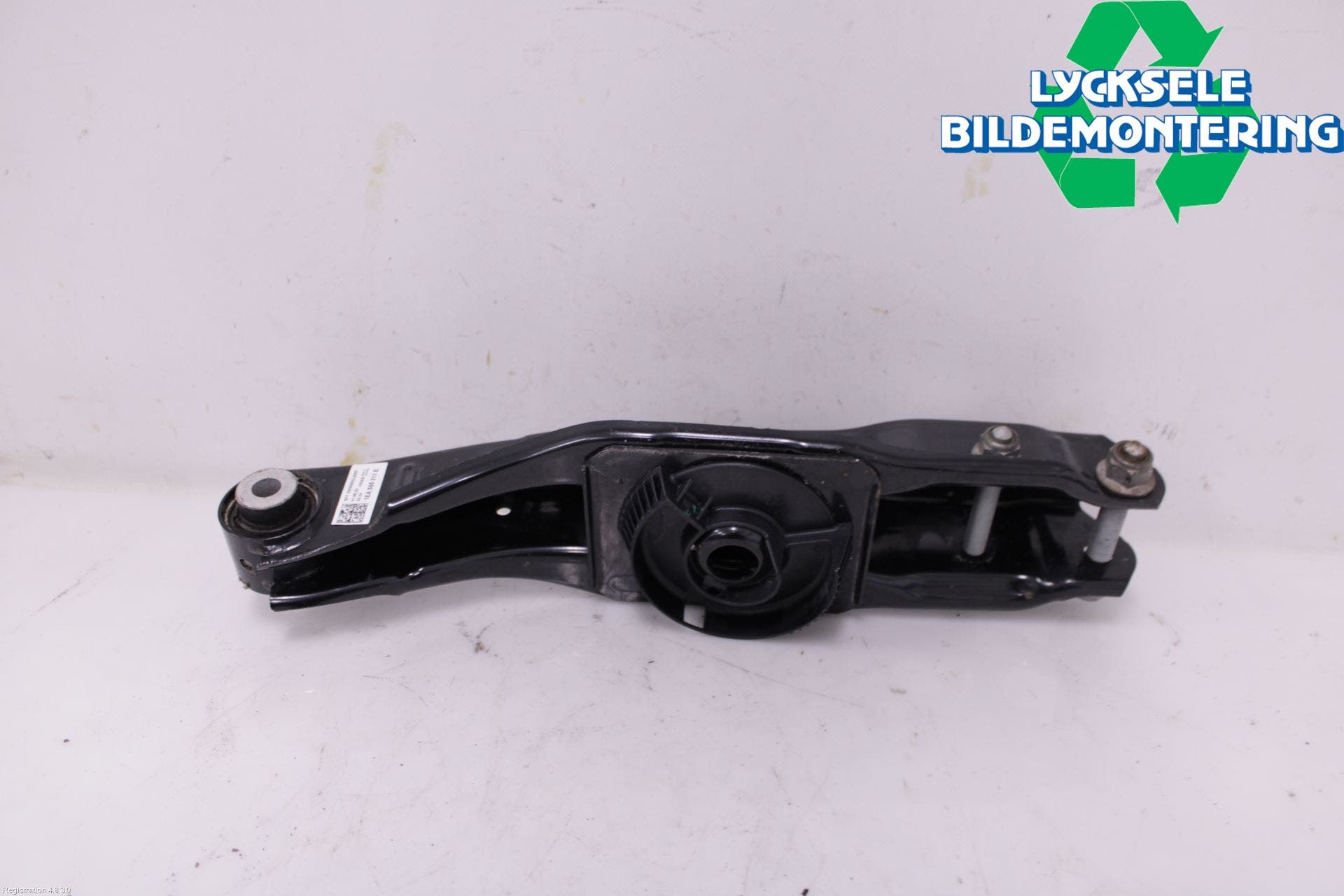 Volkswagen VW ID.4 21- Bärarm Bak Vä-Hö