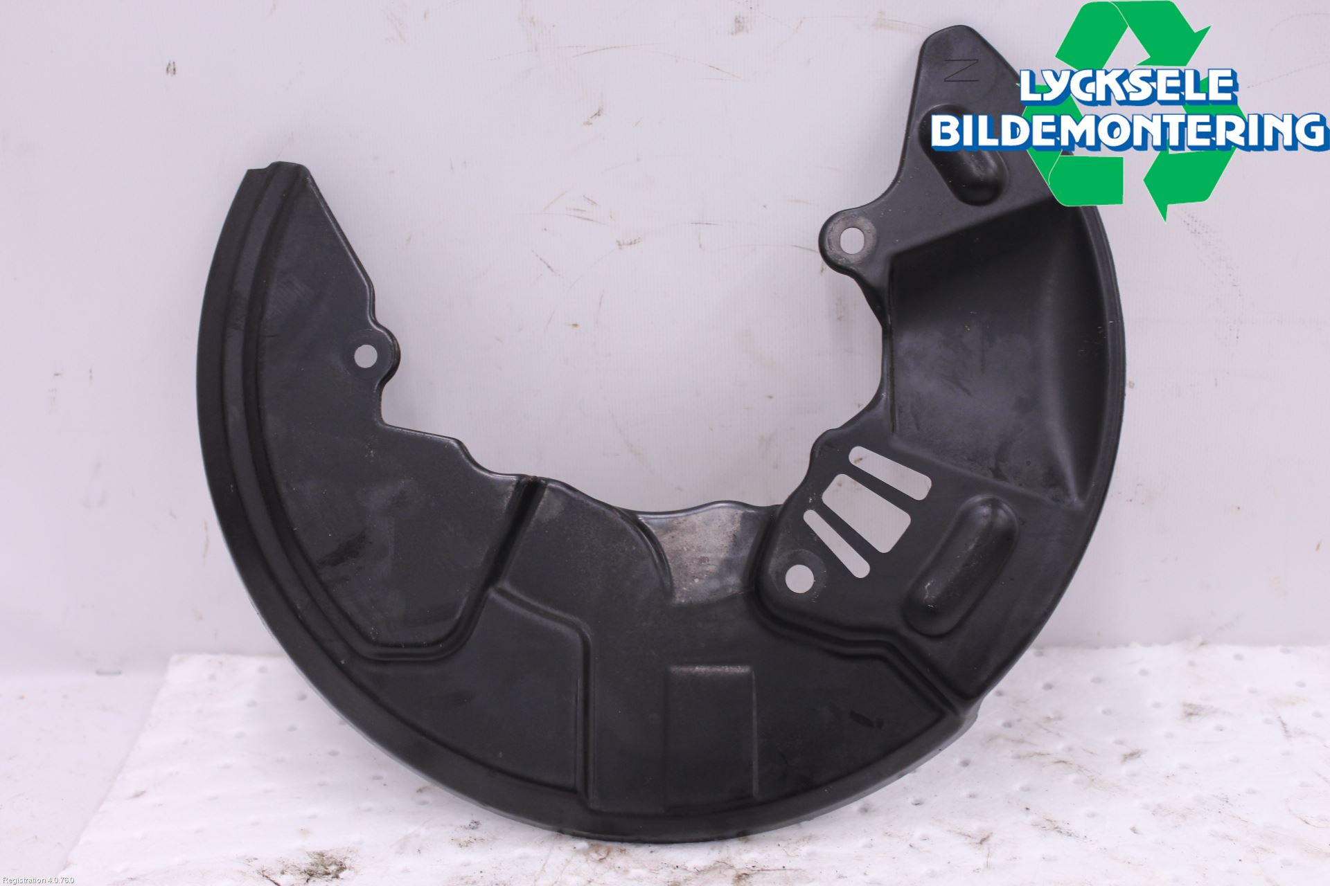 Subaru OUTBACK 15-20 Bromssköld Fram