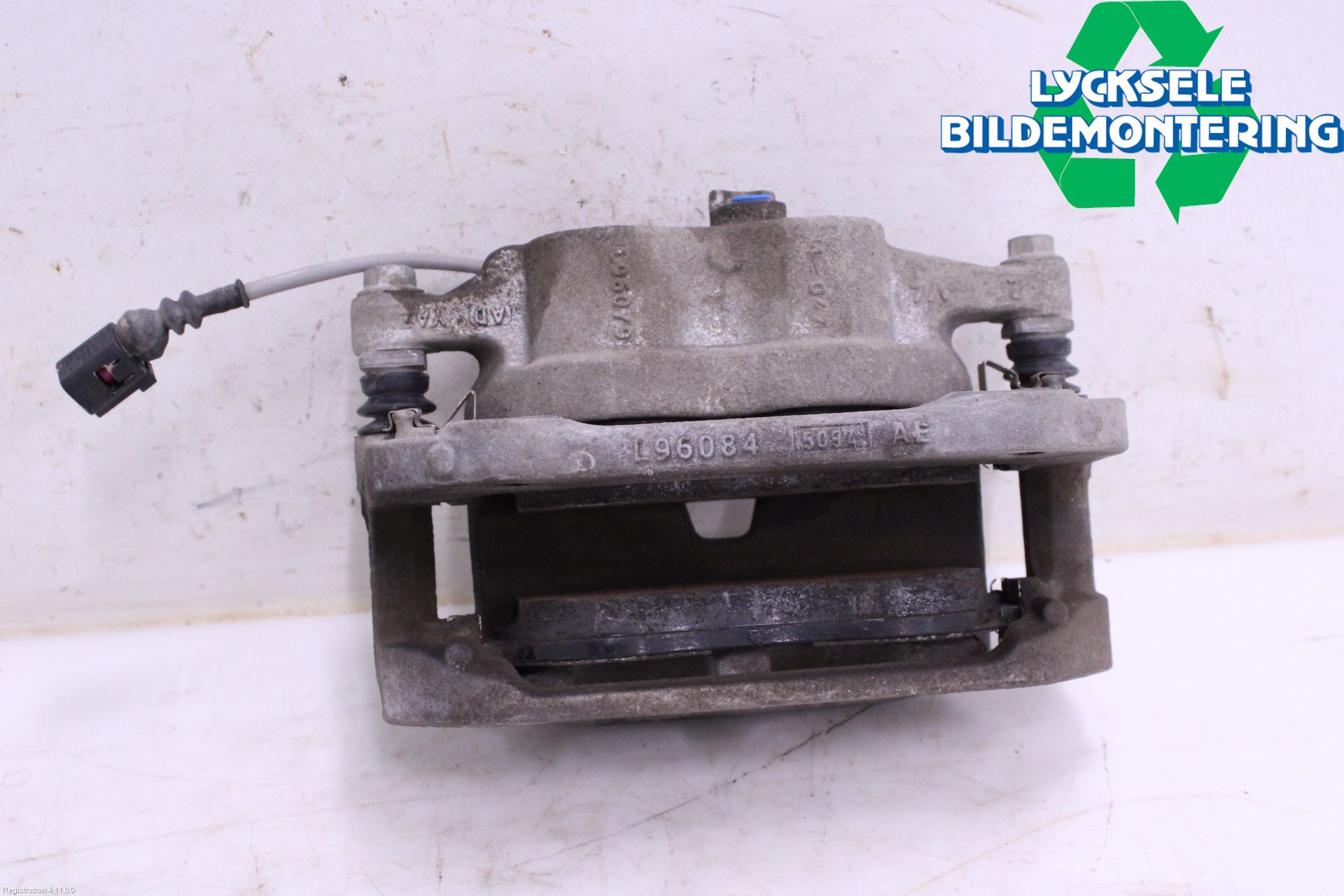 Audi Q4 E-TRON FZ 22- Bromsok Fram Höger