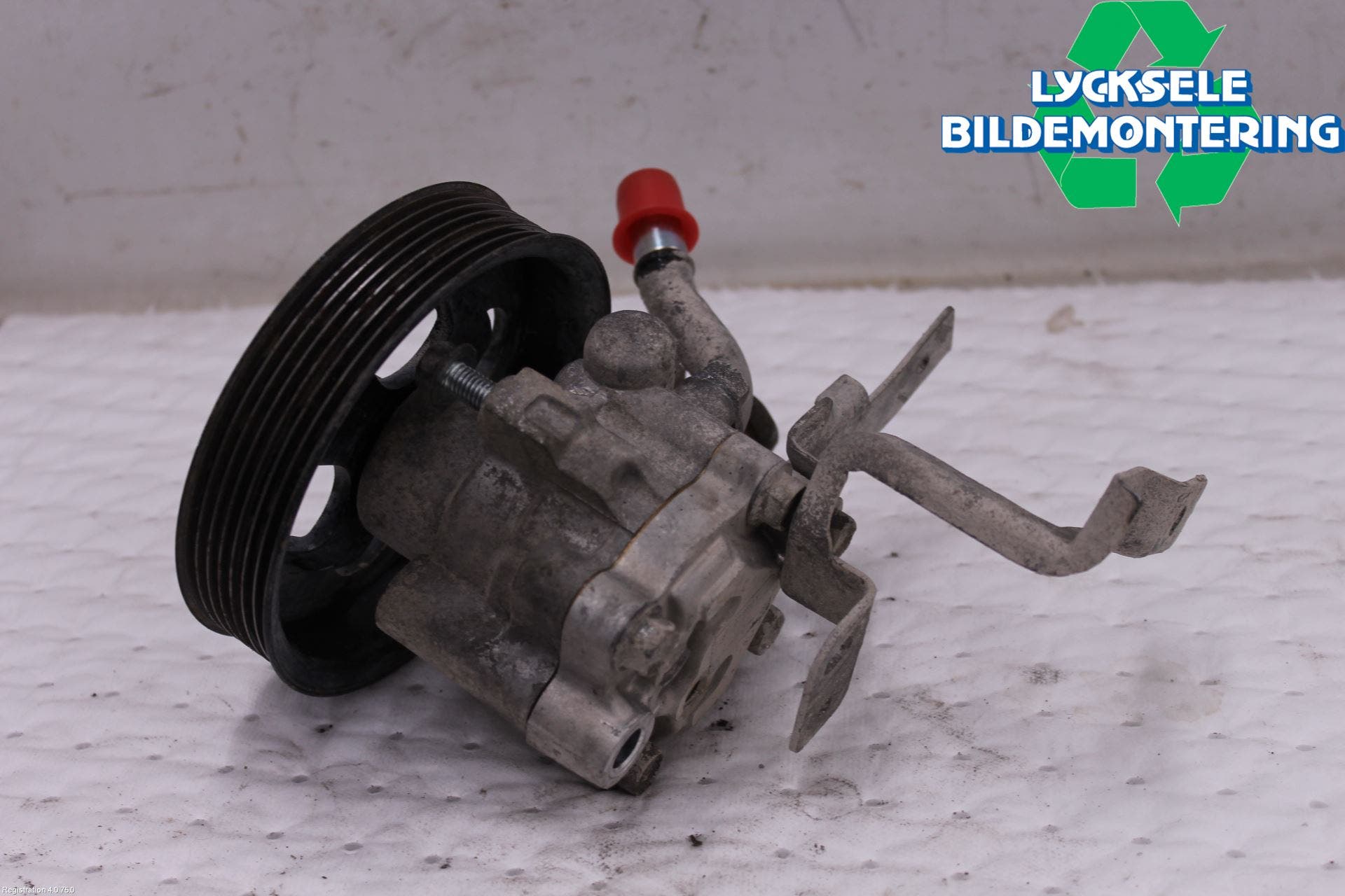 Nissan NAVARA 05-16 Styrservopump