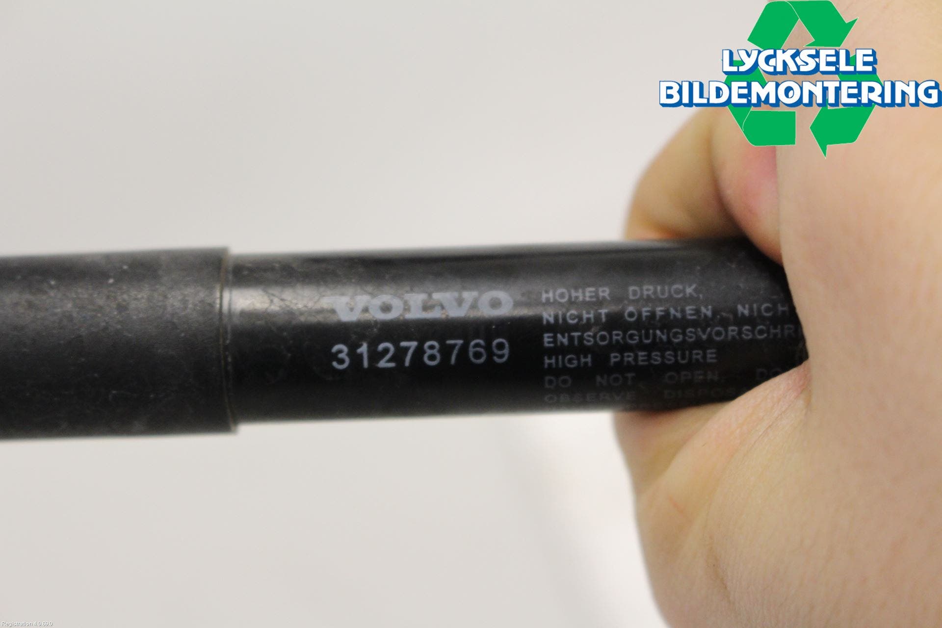 Volvo S60 11-13 Huvgångjärn