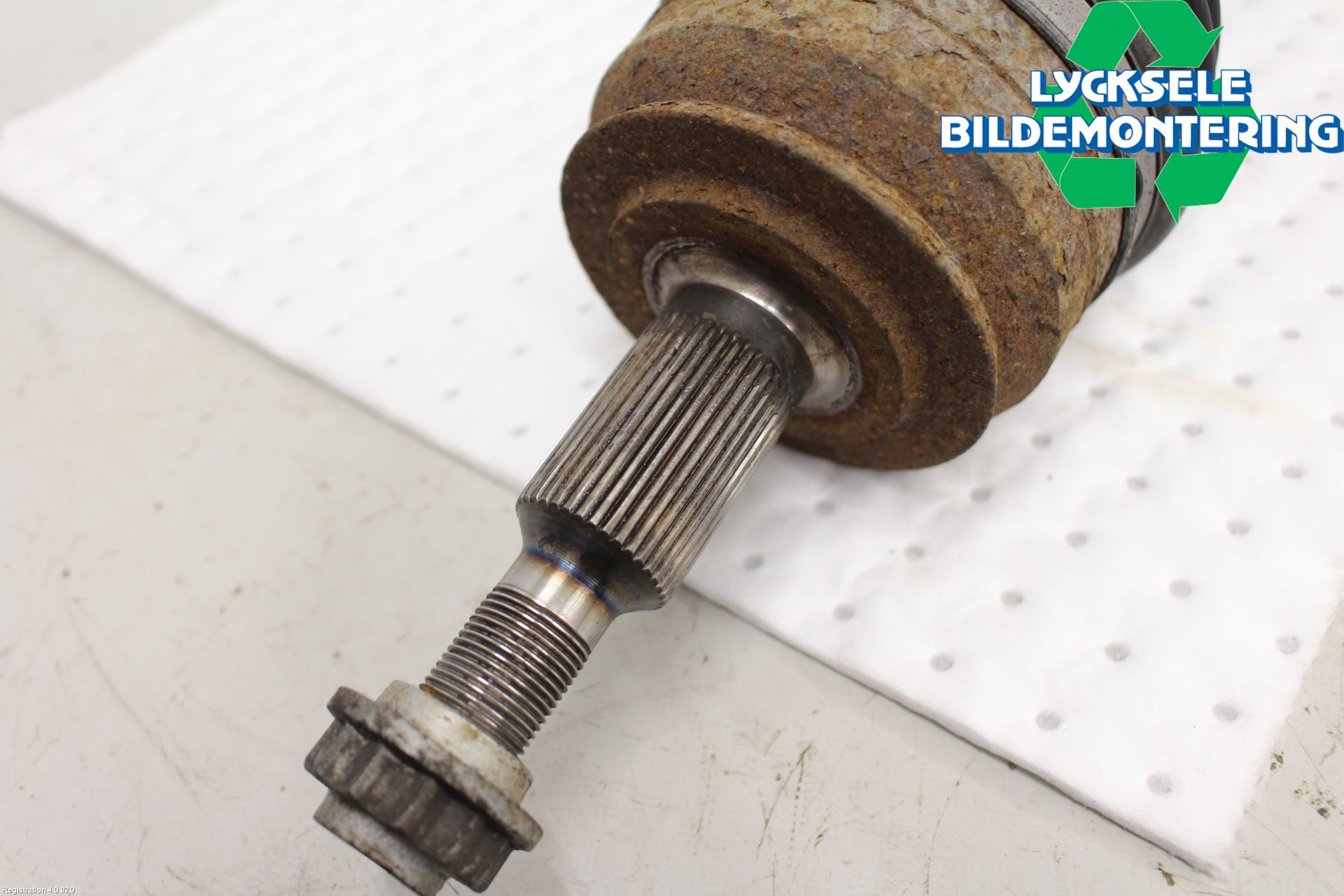 Volkswagen VW TRANSP/CARAVELLE (T5) 04-15 Drivaxel Fram Vänster