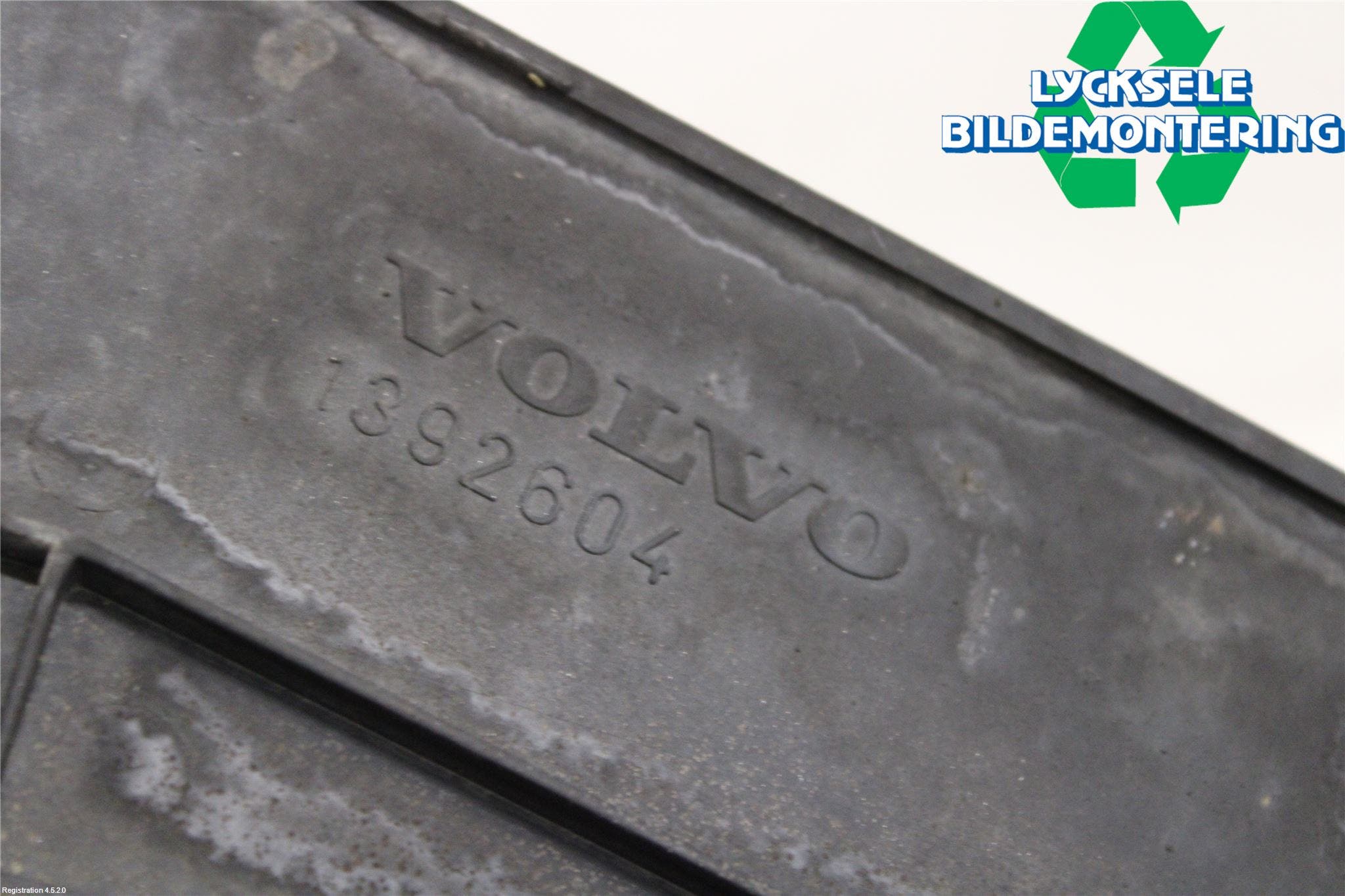 Volvo 940 91-98 Front Huvlåsplåt-Balk