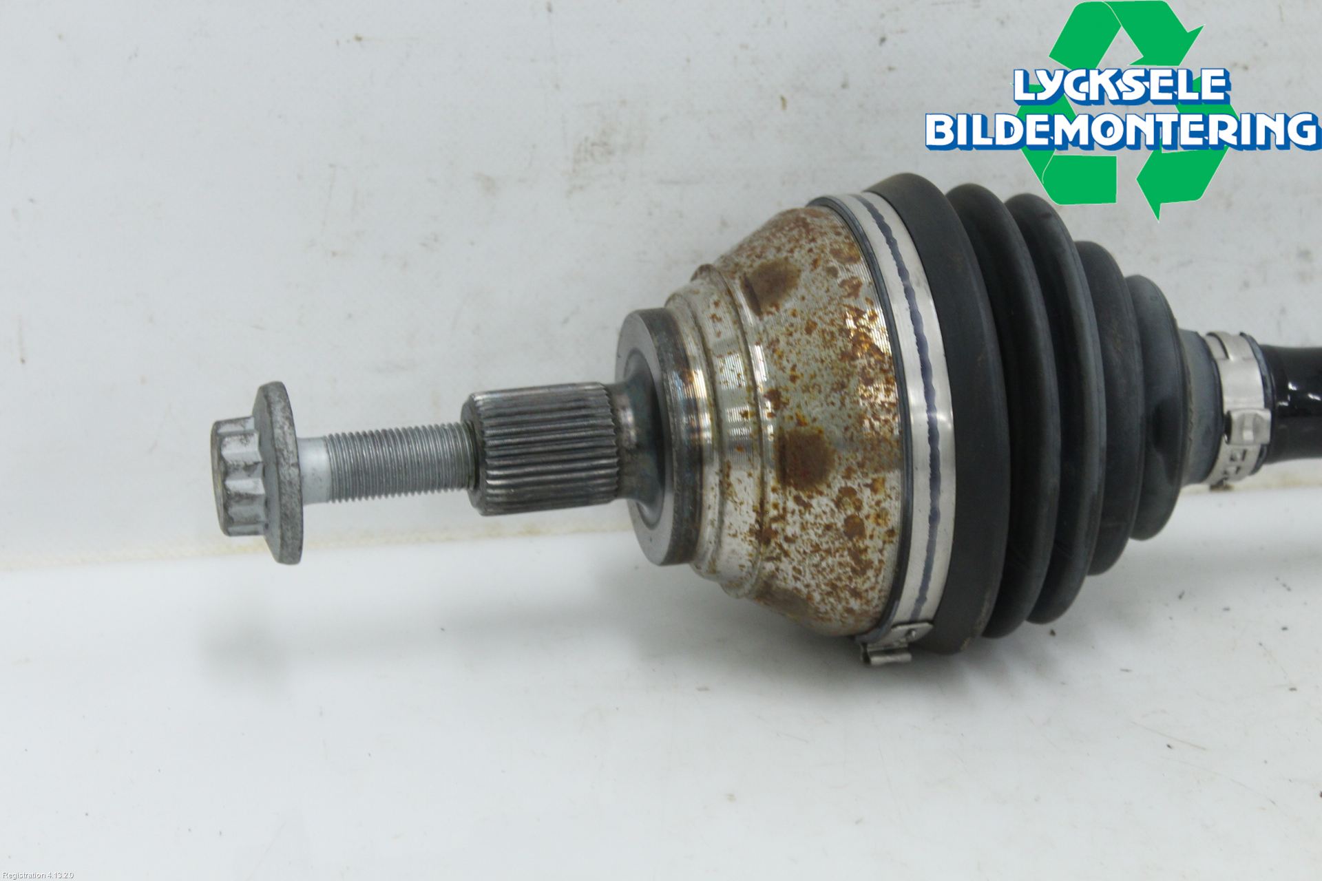 Volkswagen VW PASSAT 24- Drivaxel Fram Vänster